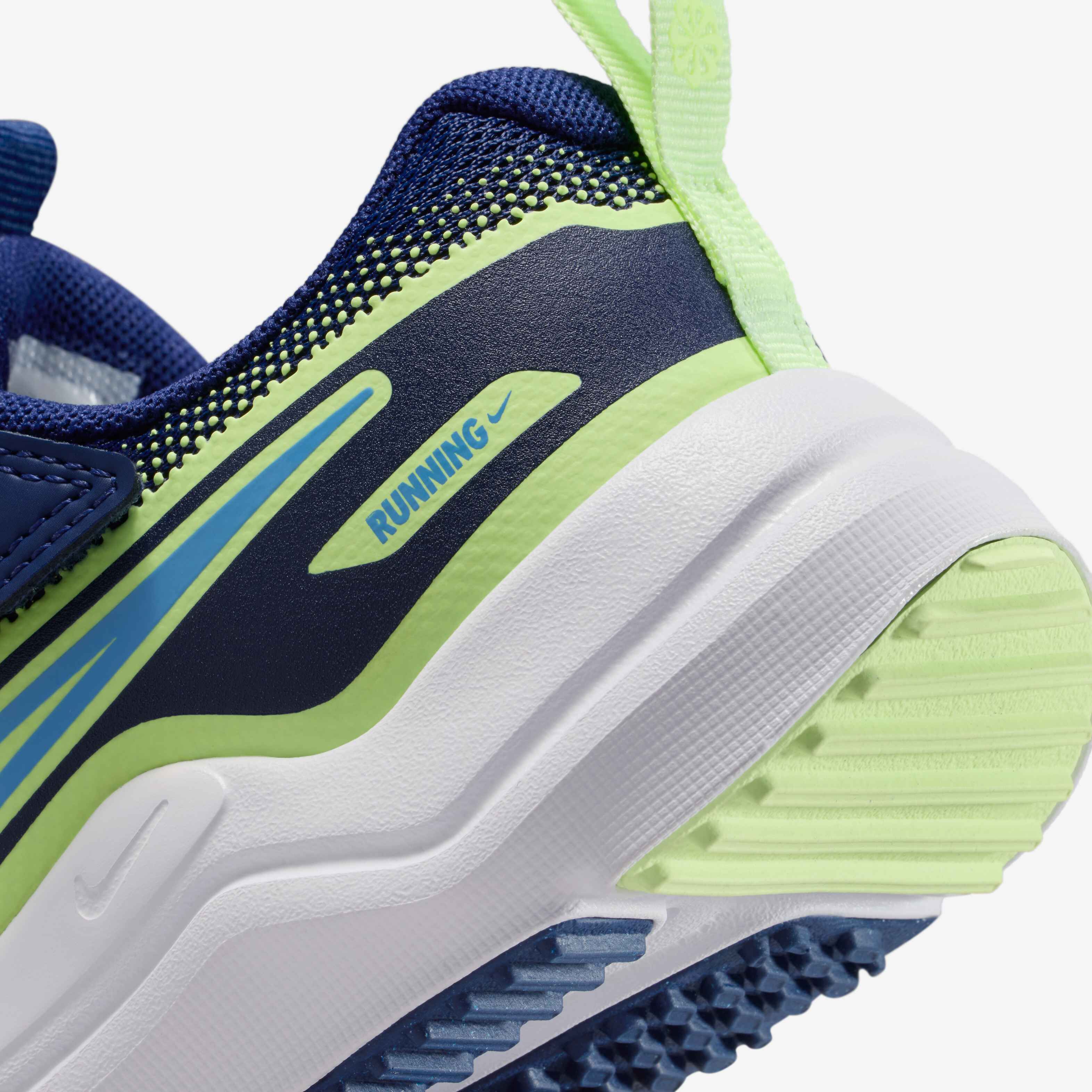 Nike Cosmic Runner image number 7