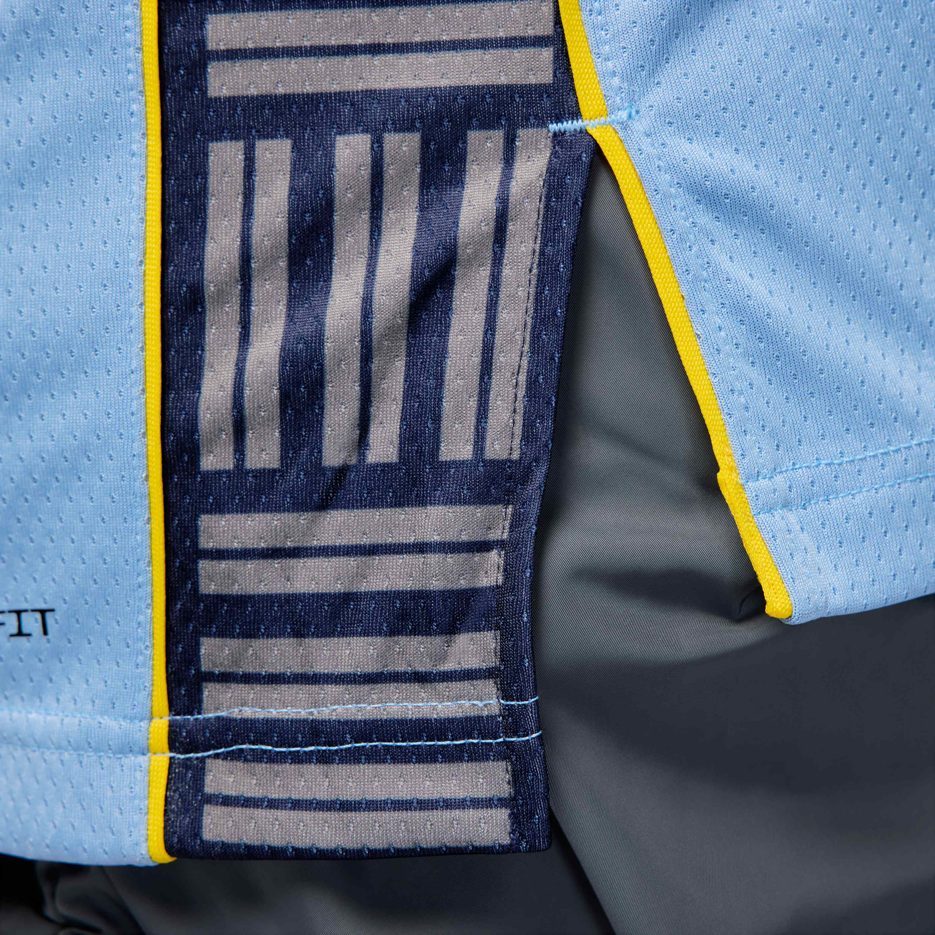 Memphis Grizzlies Statement Edition image number 7