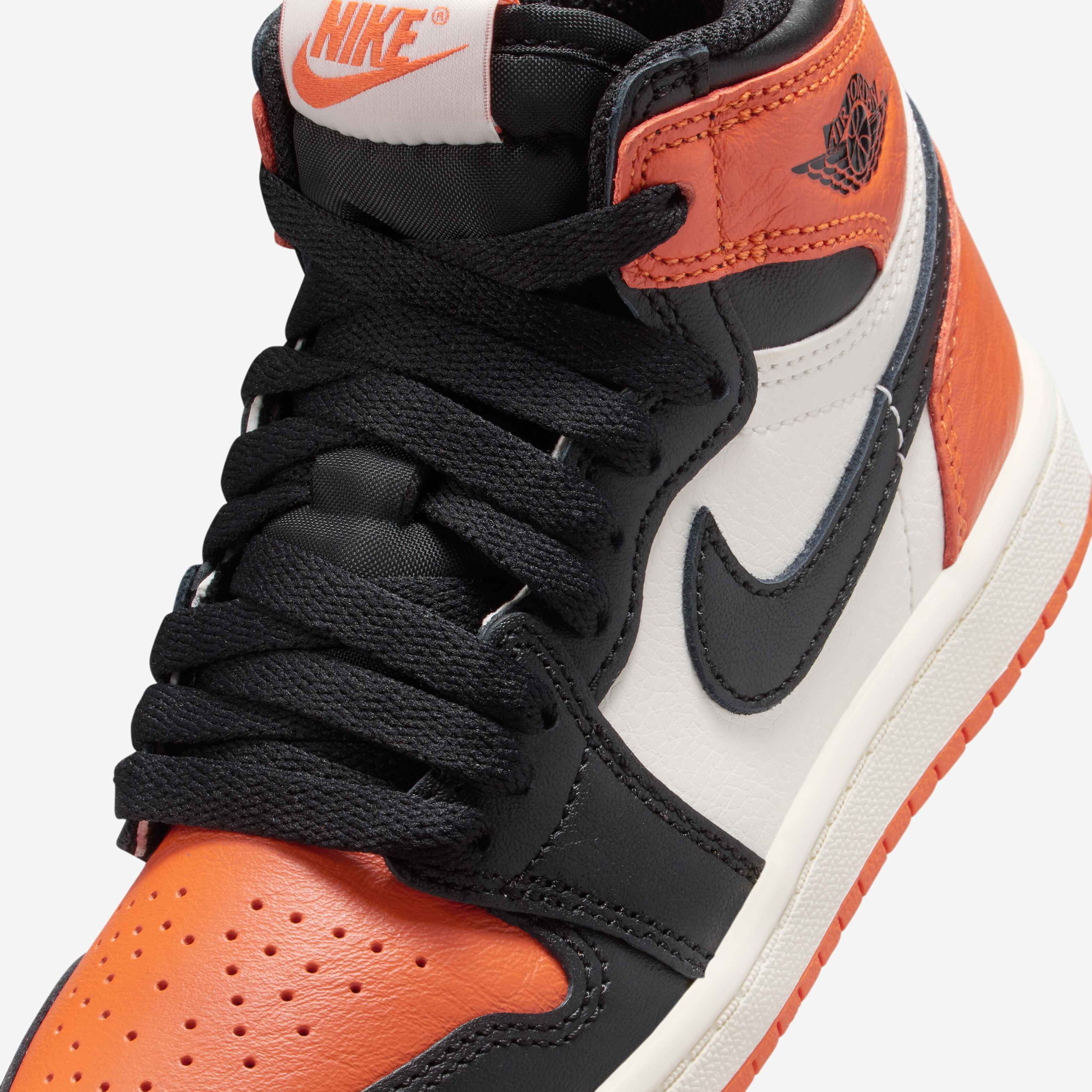 Jordan 1 Retro High OG 'Black & White' image number 6