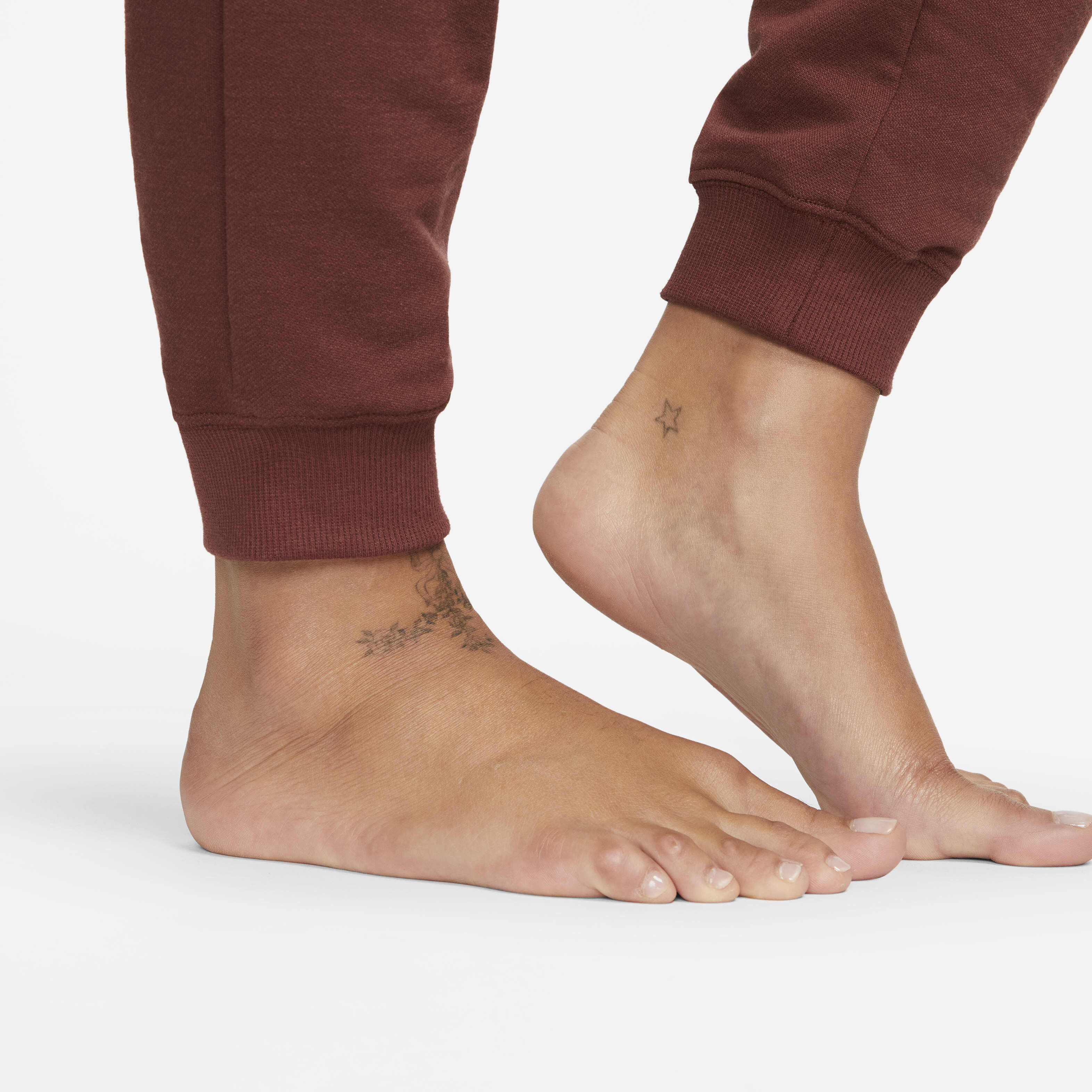 نايكي يوغا لوكس image number 4