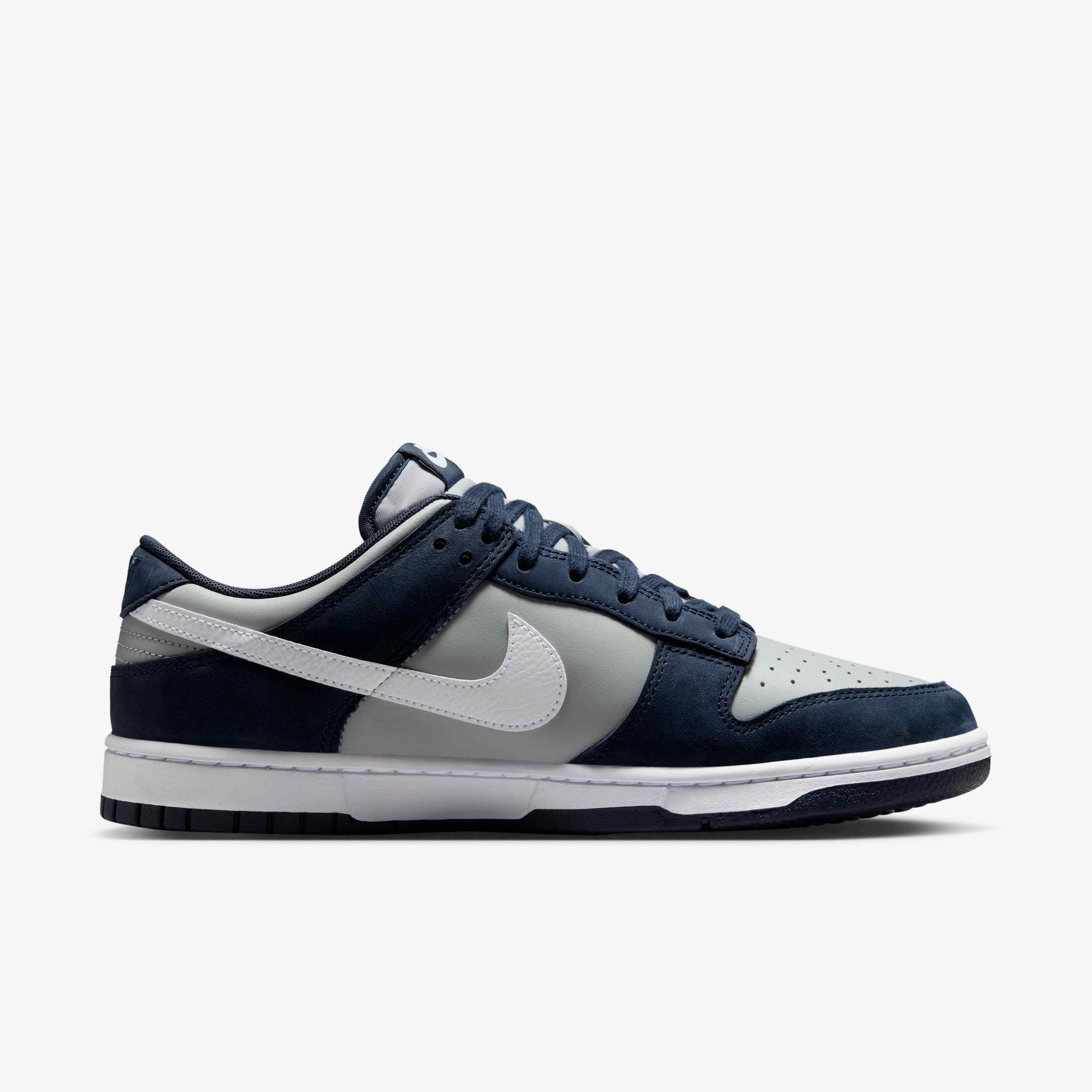 Nike Dunk Low image number 2