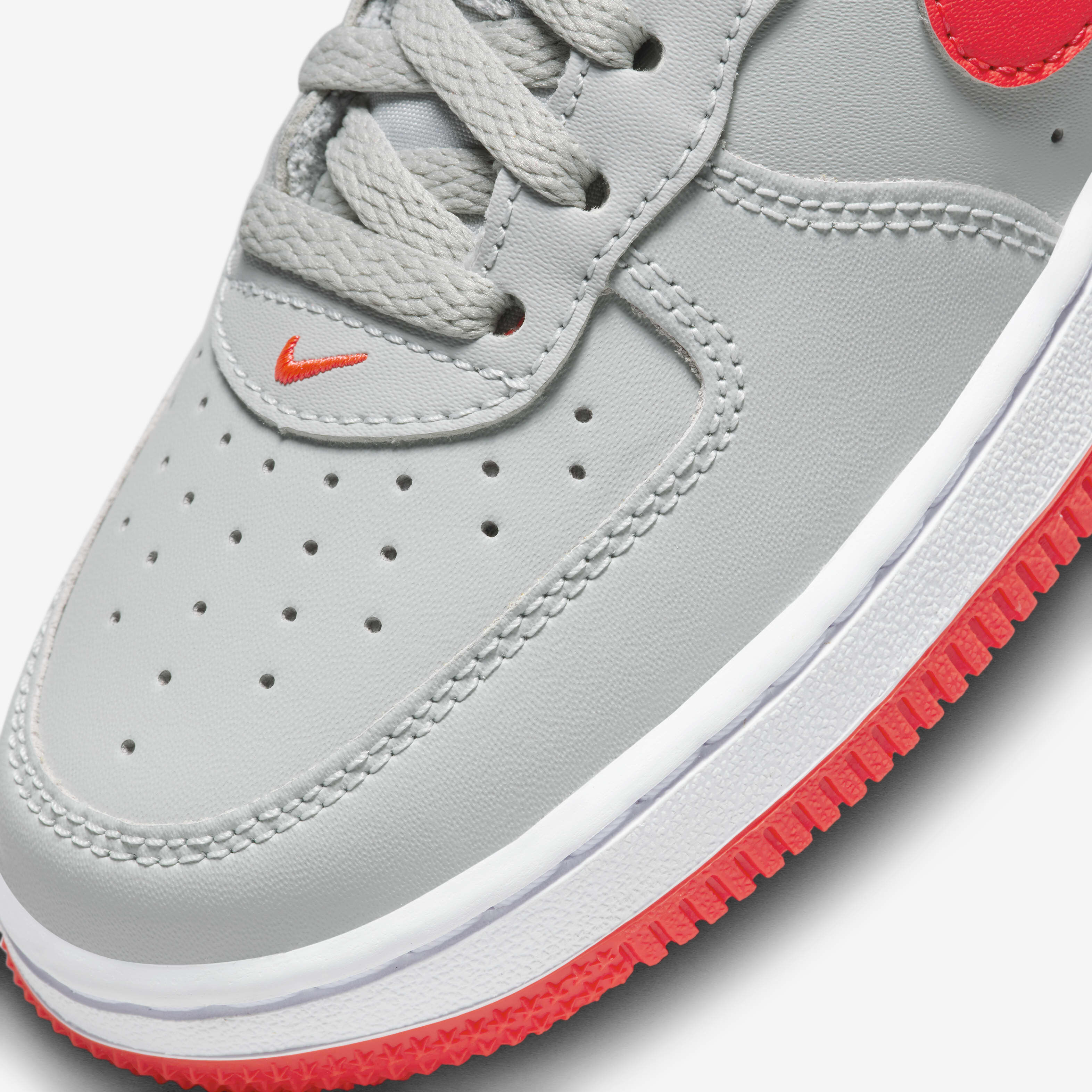 Nike Force 1 image number 6