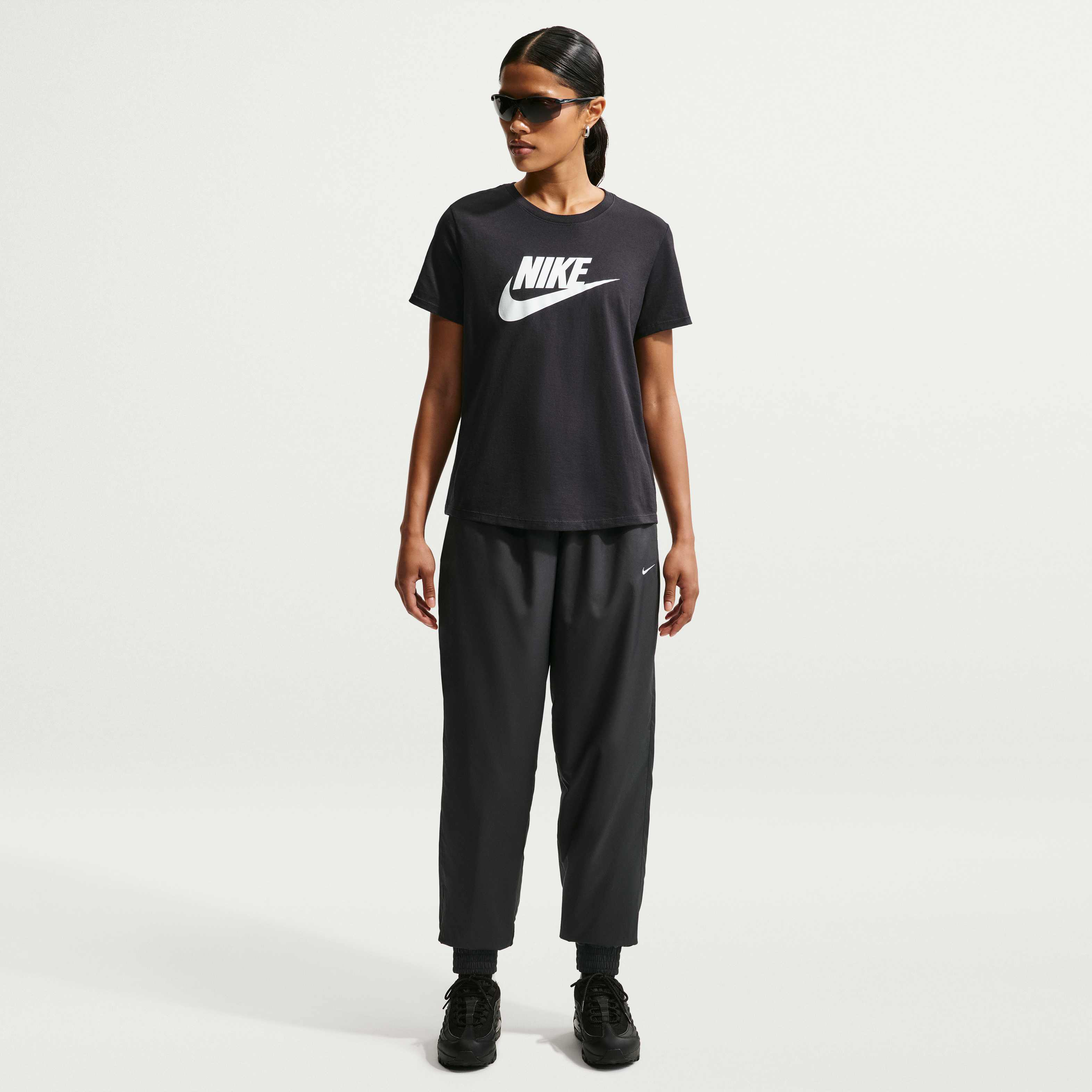 Sportswear Essentials Logo Tee image number 3