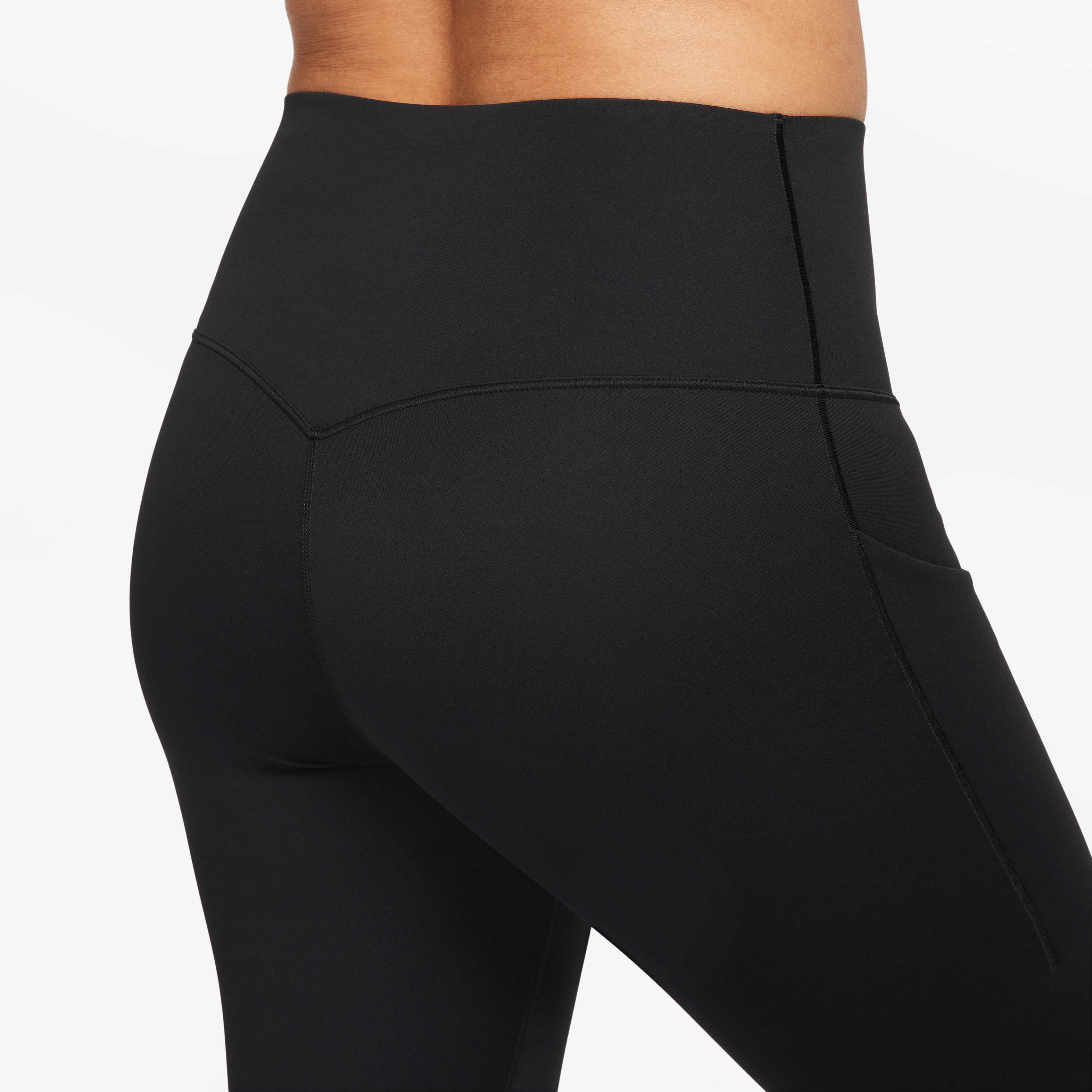 نايكي يونيفيرسا image number 5