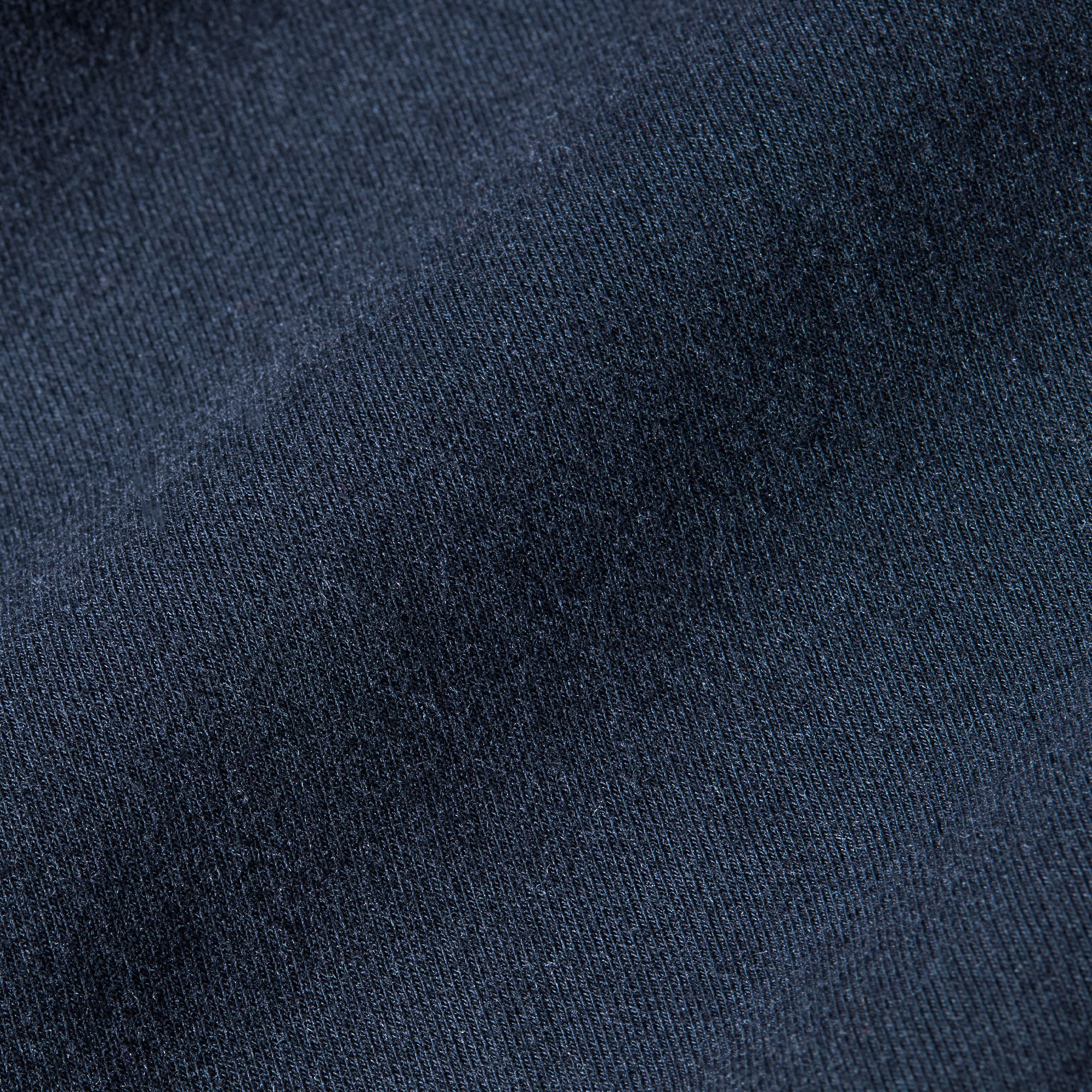 Zoom image