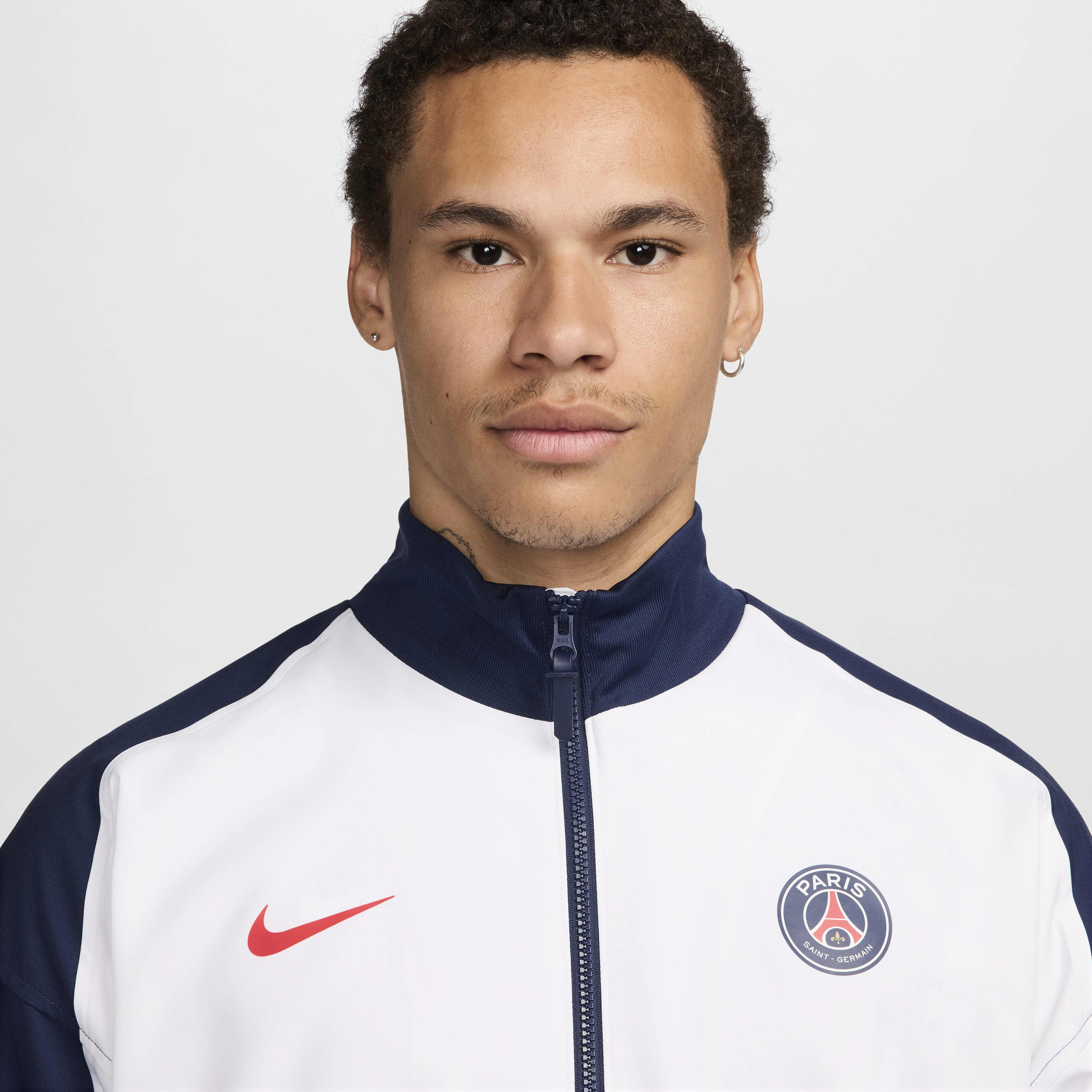 Paris Saint-Germain Strike image number 2