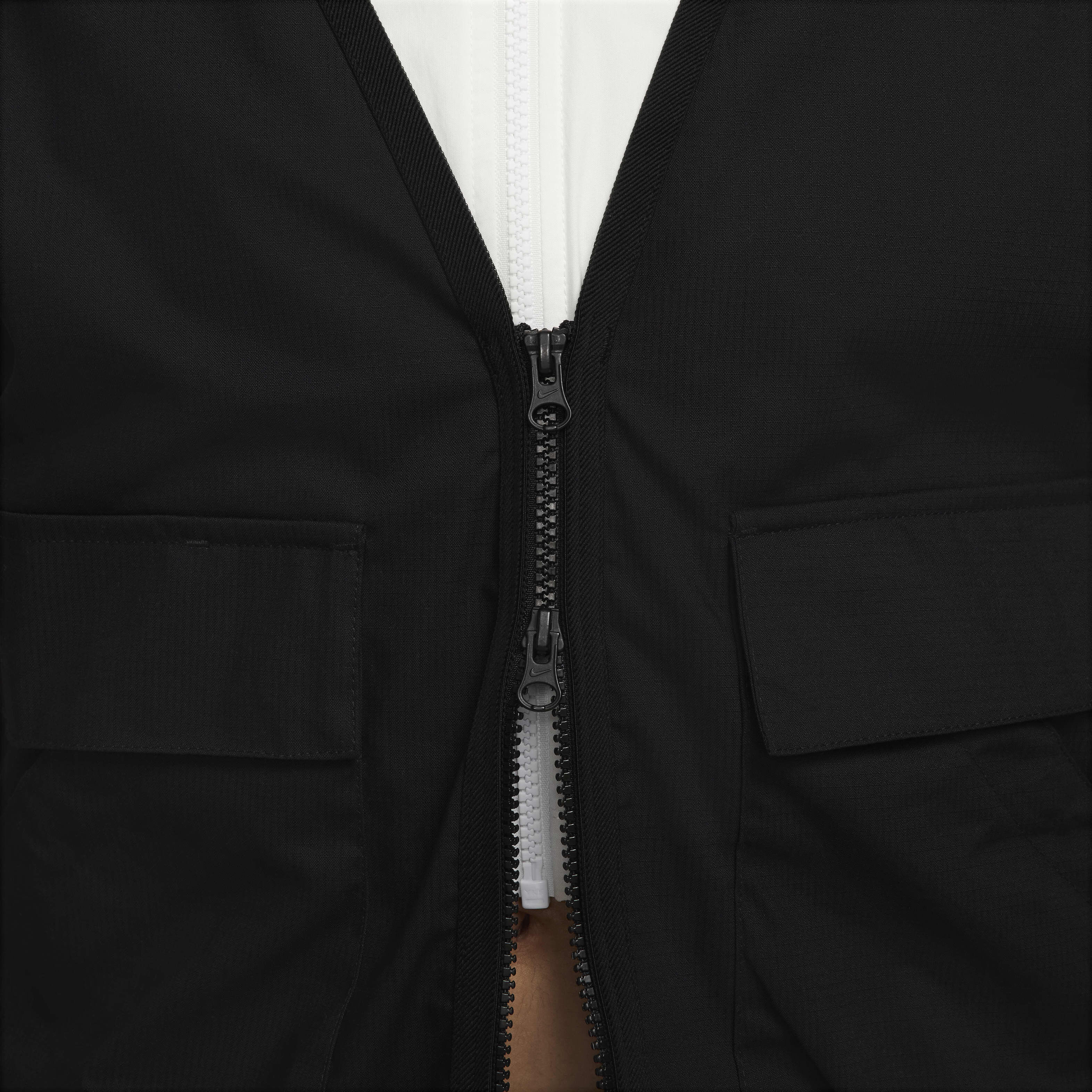 Nike Sportswear Essential image number 4