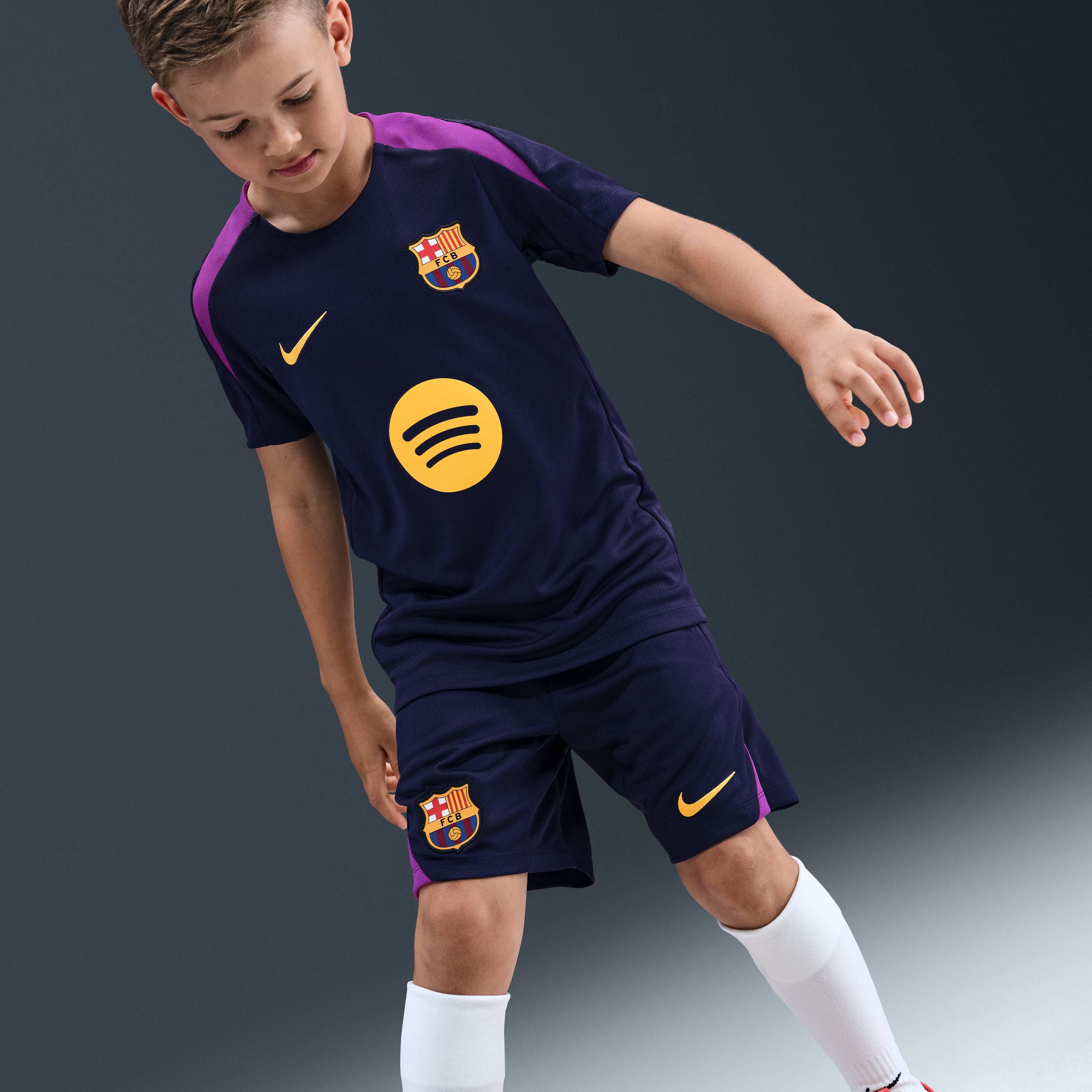 برشلونة سترايك image number 2