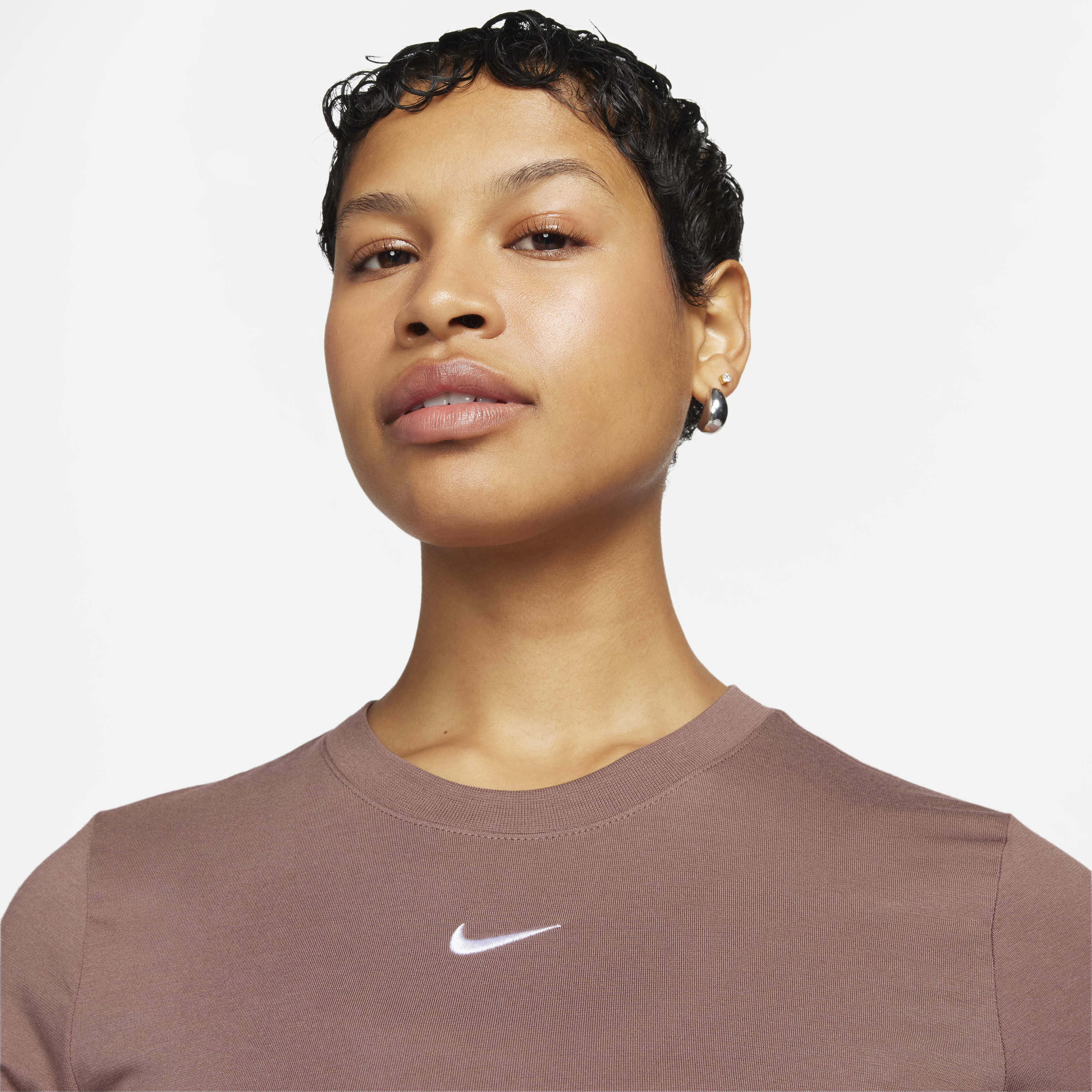 Nike Sportswear Essential image number 2