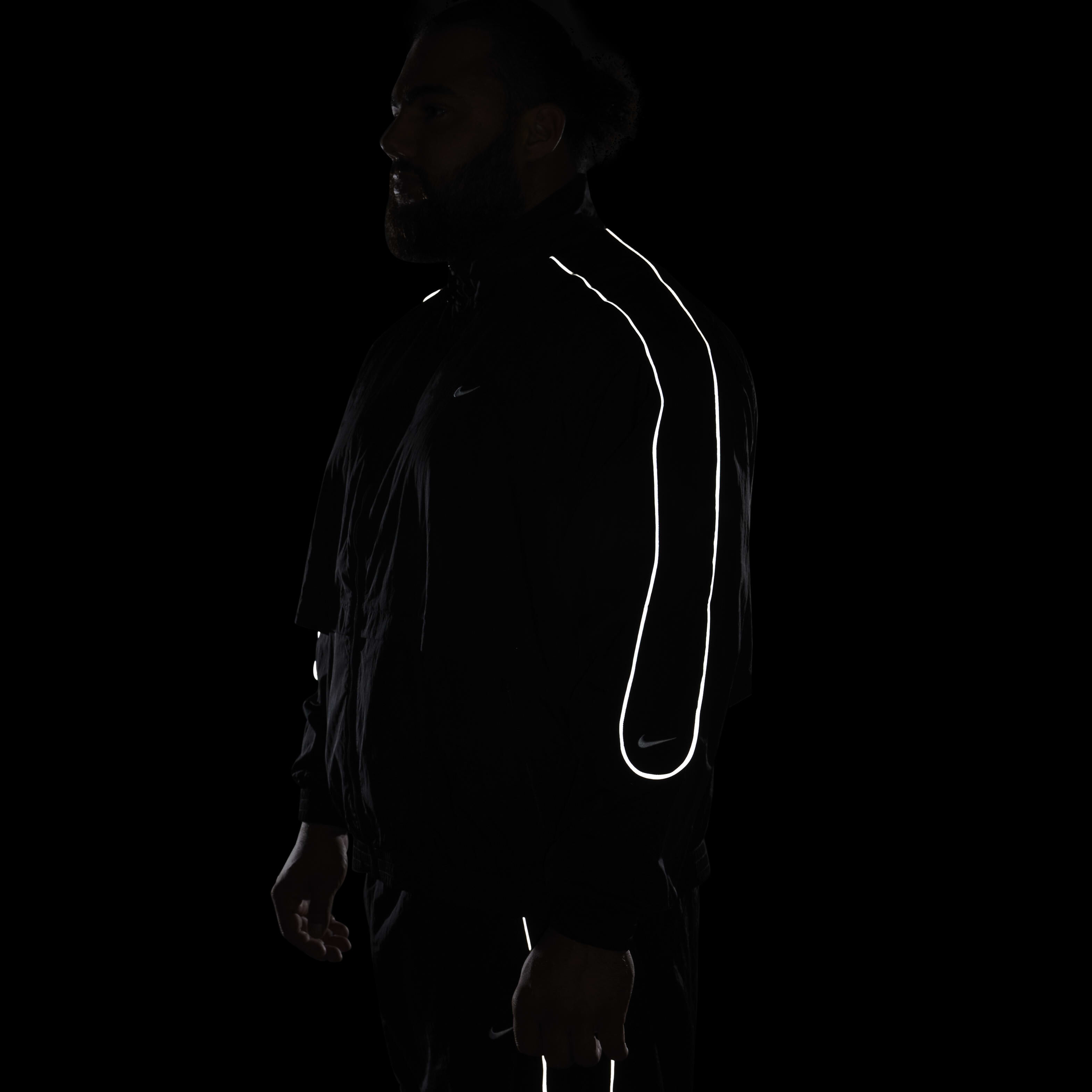 نايكي سبورتسوير سولو سووش image number 17