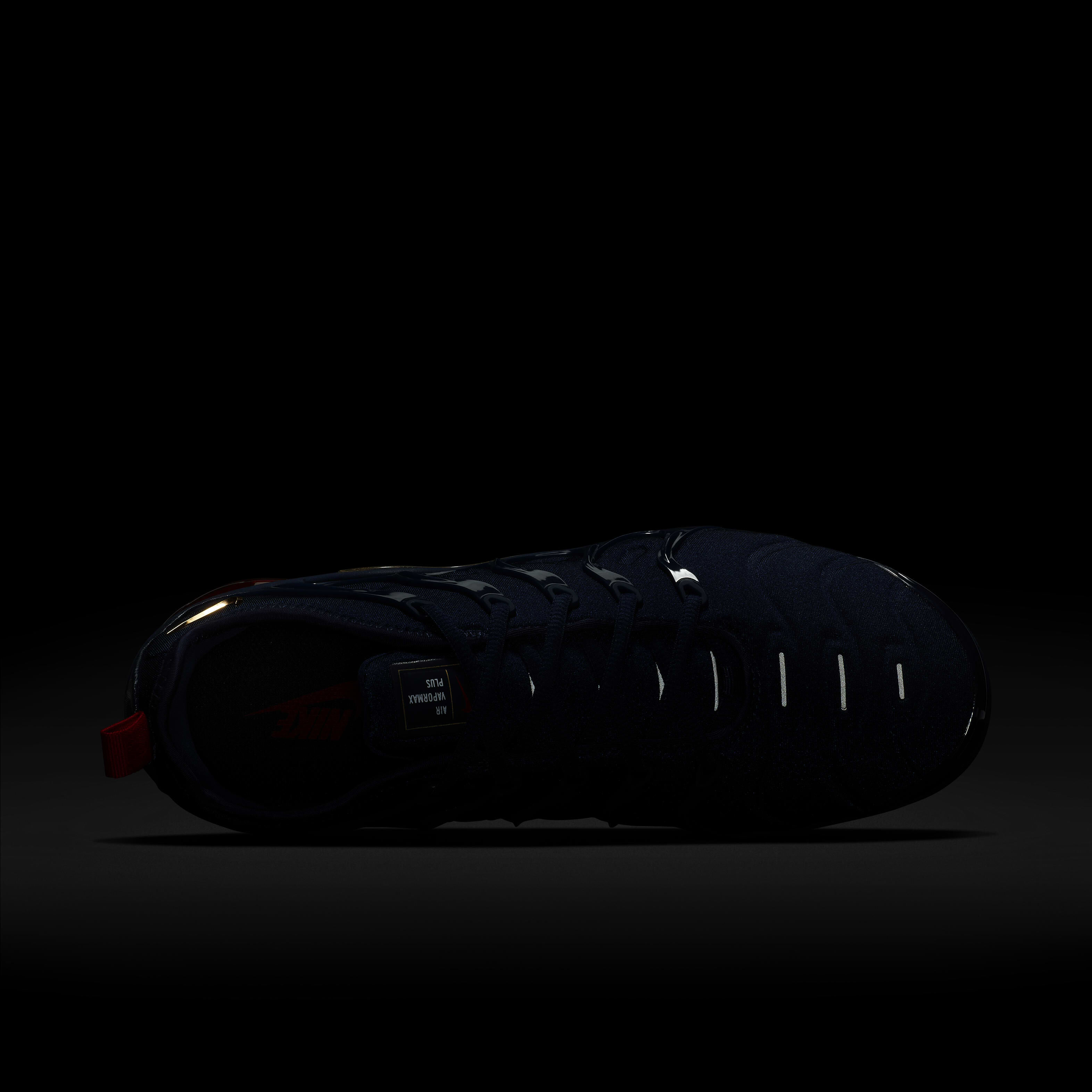 Nike vapormax plus reflective sales
