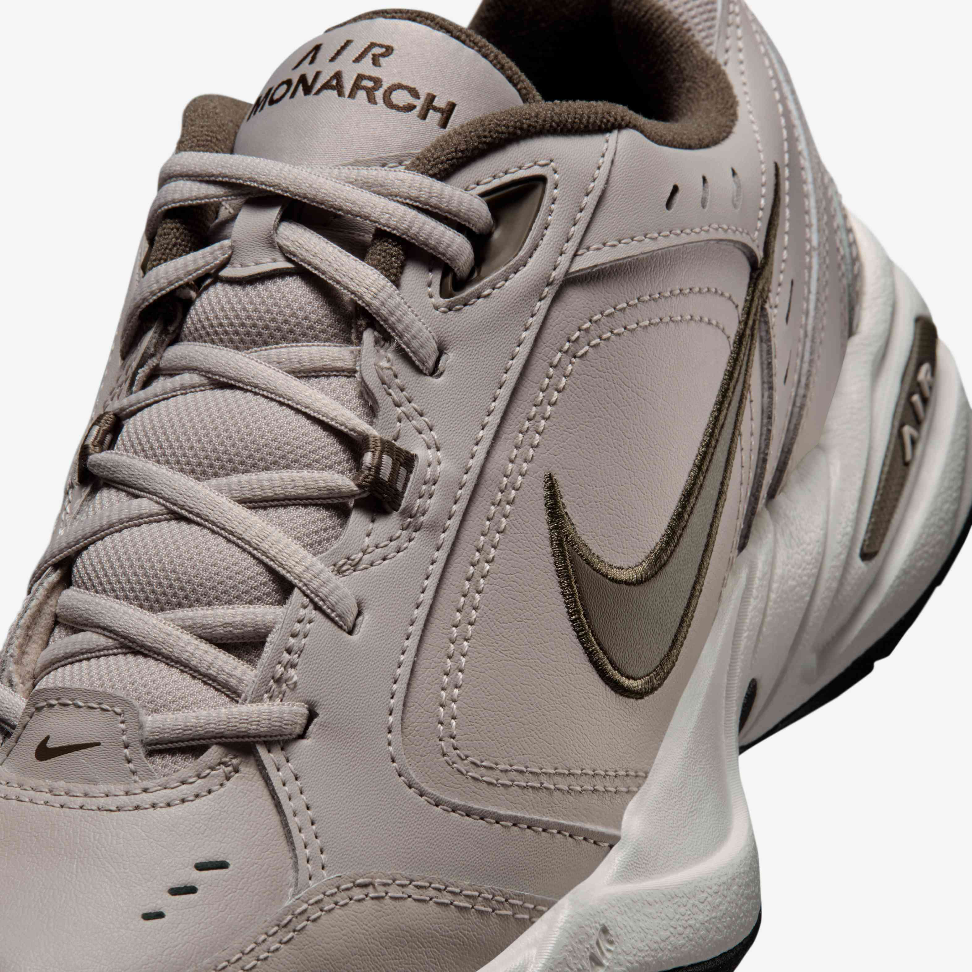 Nike Air Monarch IV image number 6