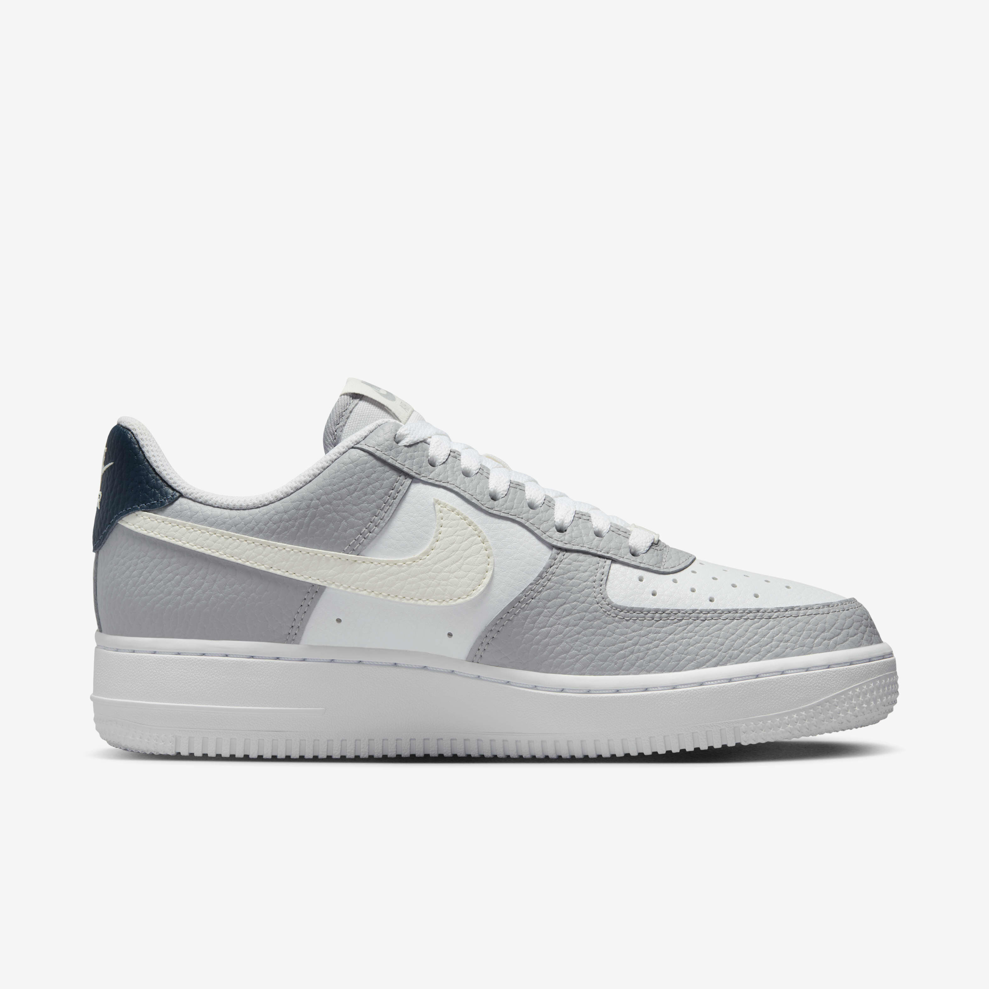 Nike Air Force 1 '07 image number 2