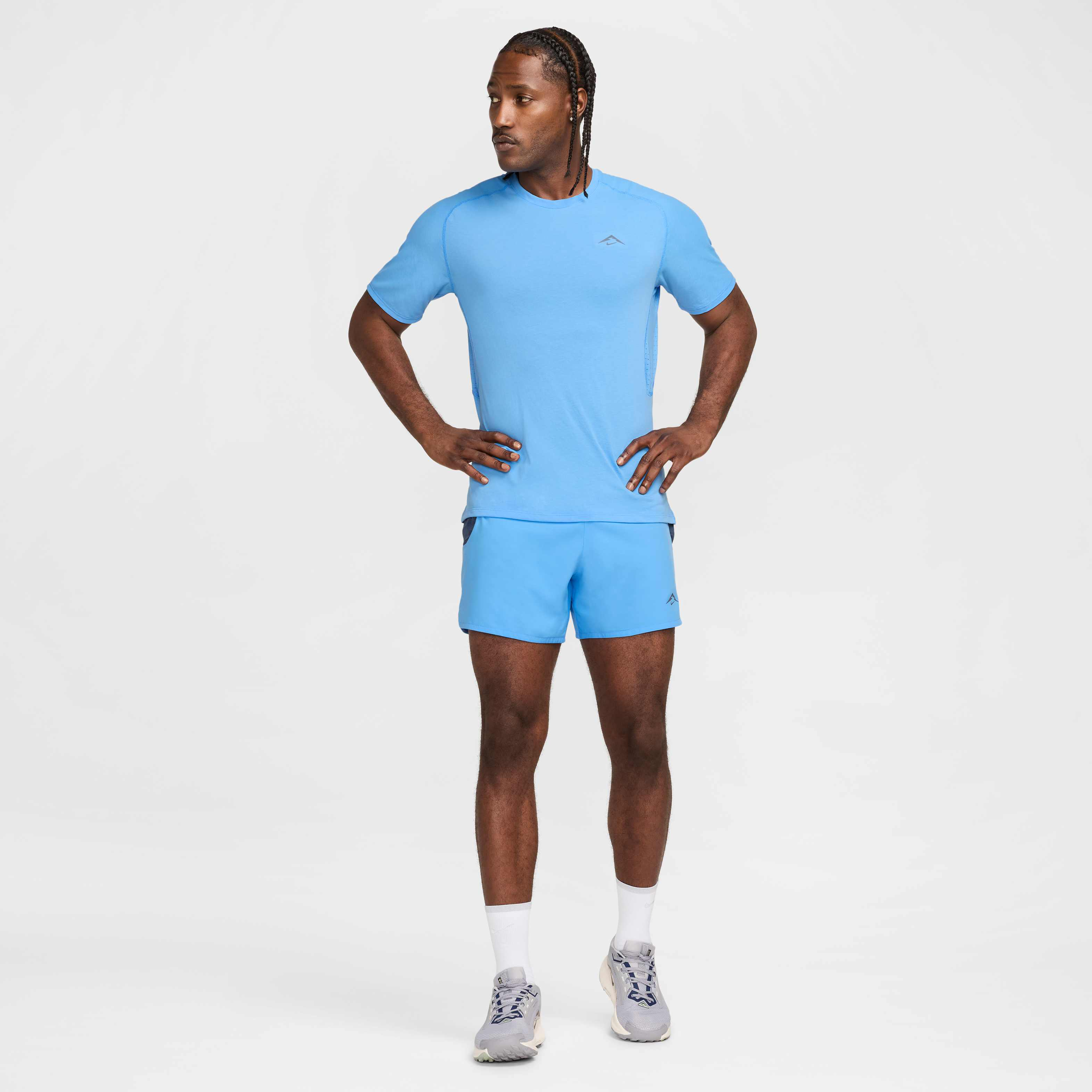 نايكي سولار تشيس image number 5