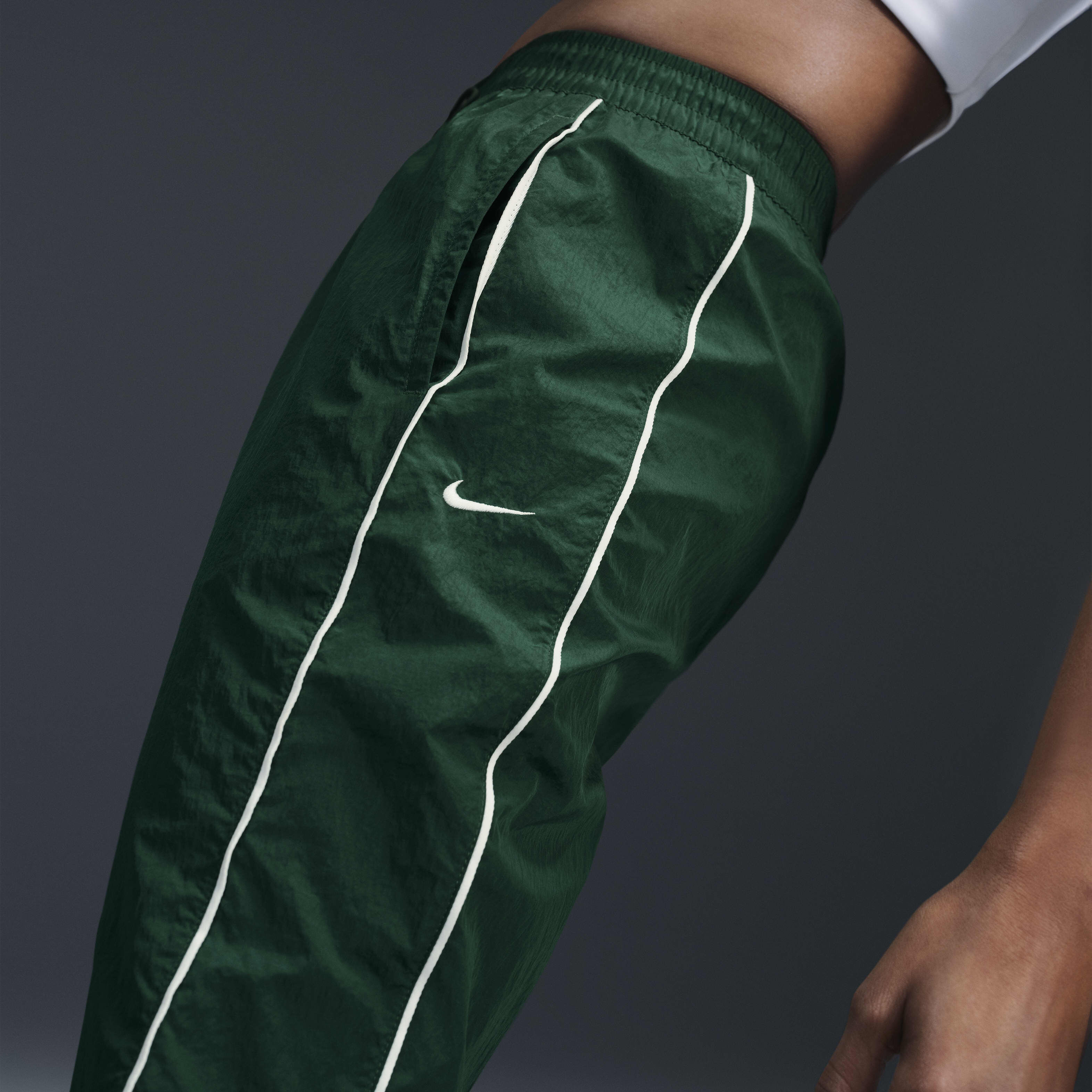 نايكي ويندرانر image number 2