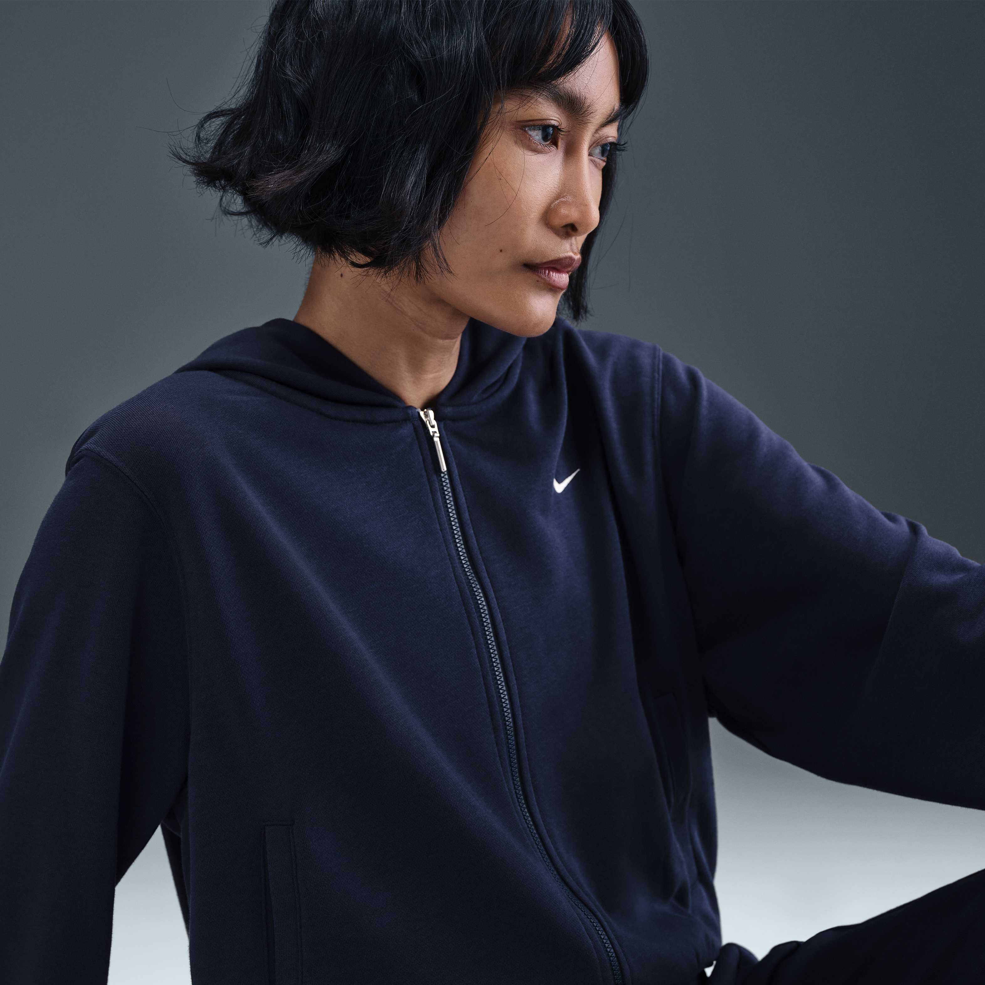 Nike Sportswear Chill Terry image number 2