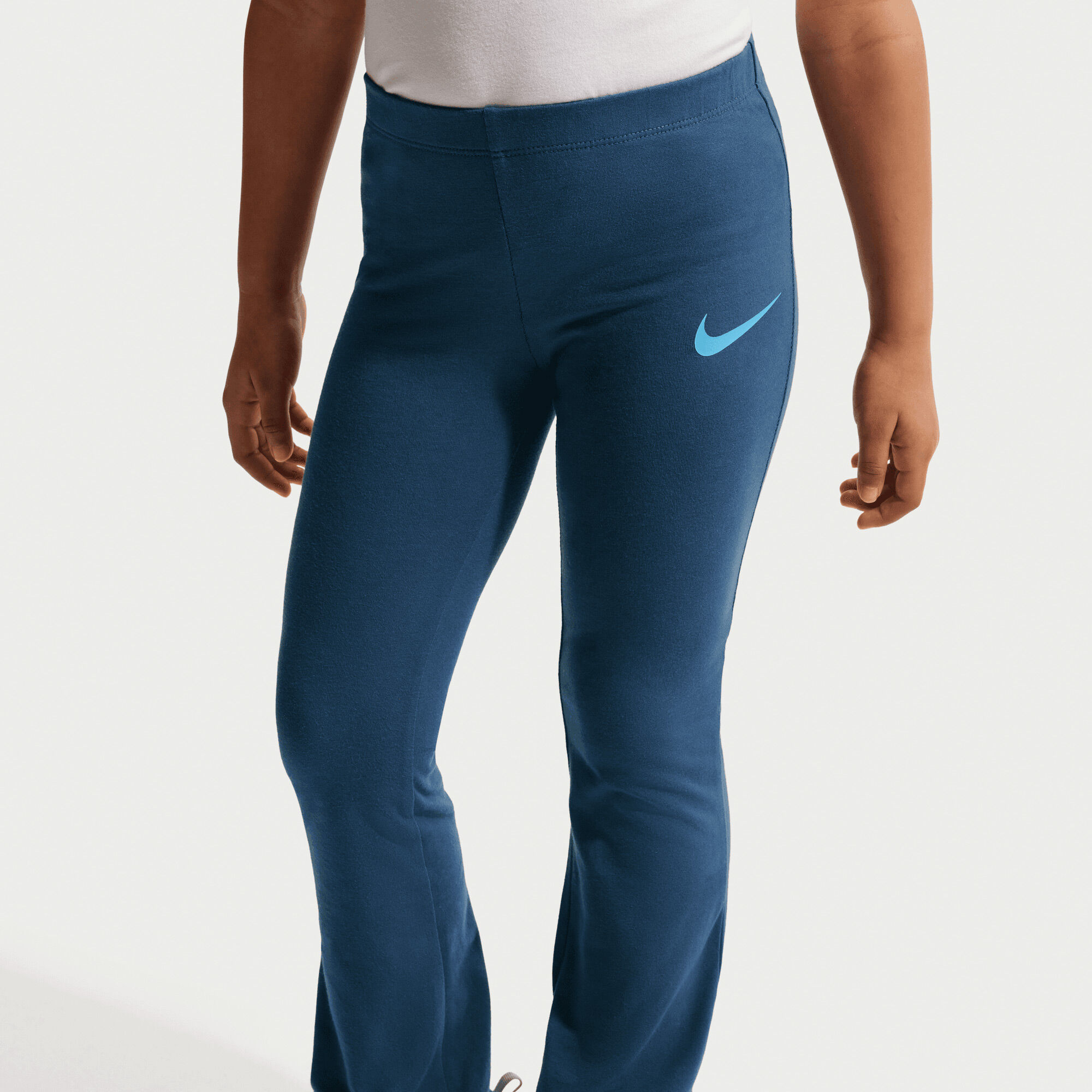 Nike Move With Nature image number 4