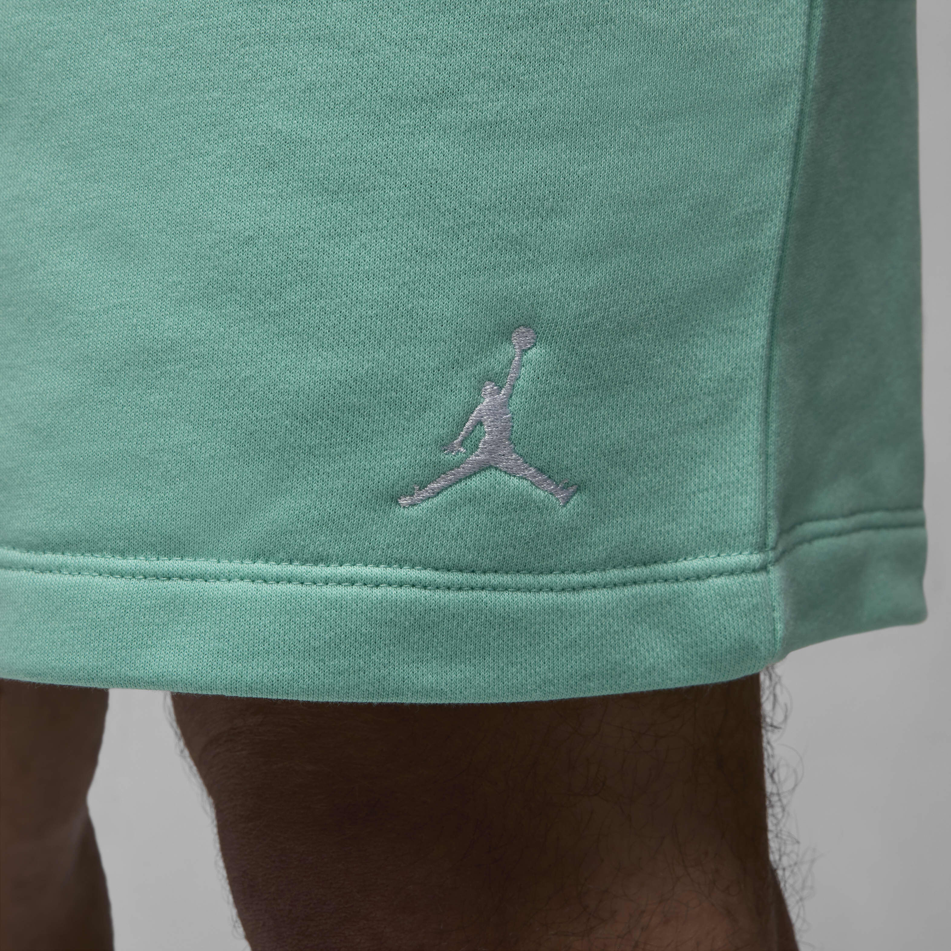 Jordan Essentials image number 4