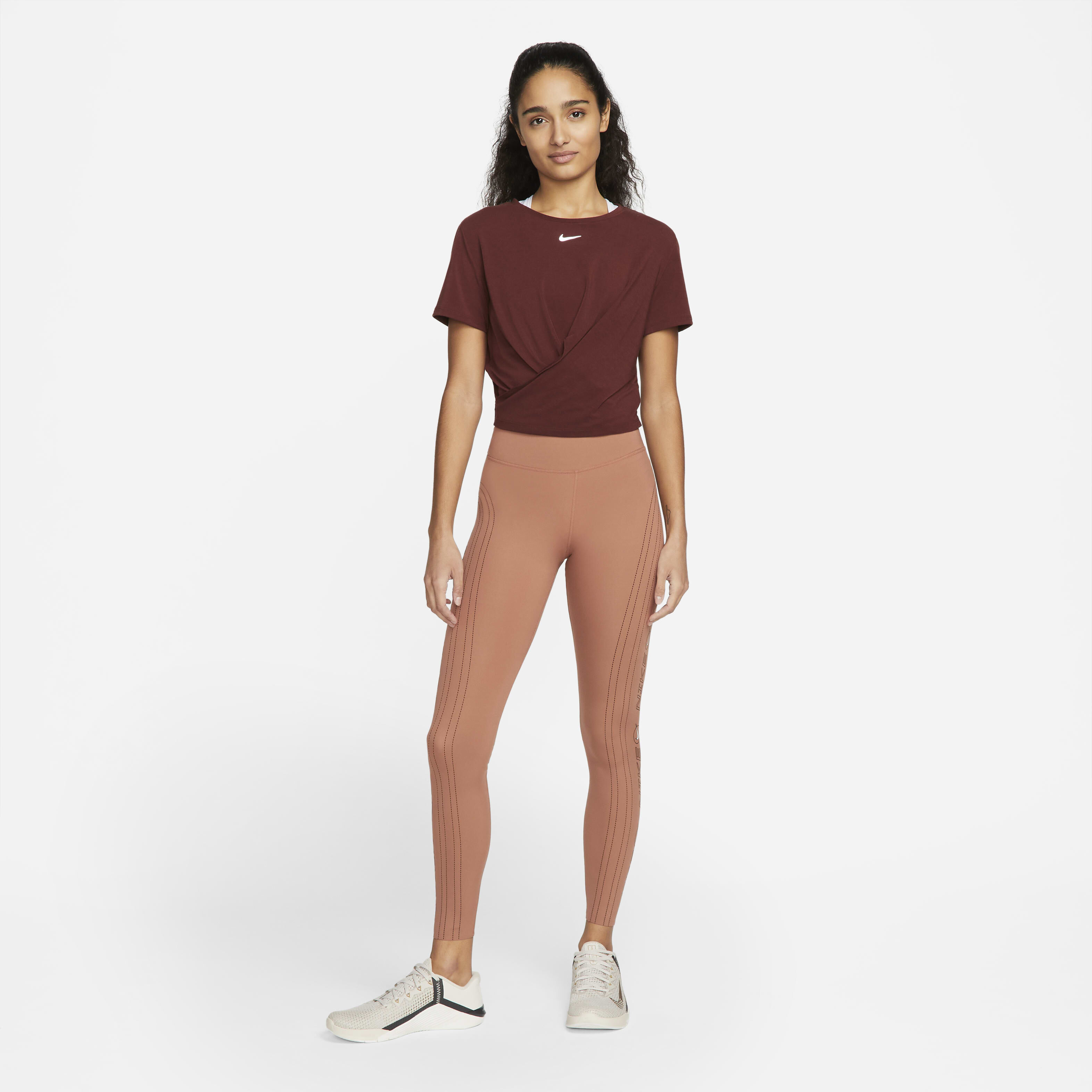 Nike One Luxe Icon Clash image number 4