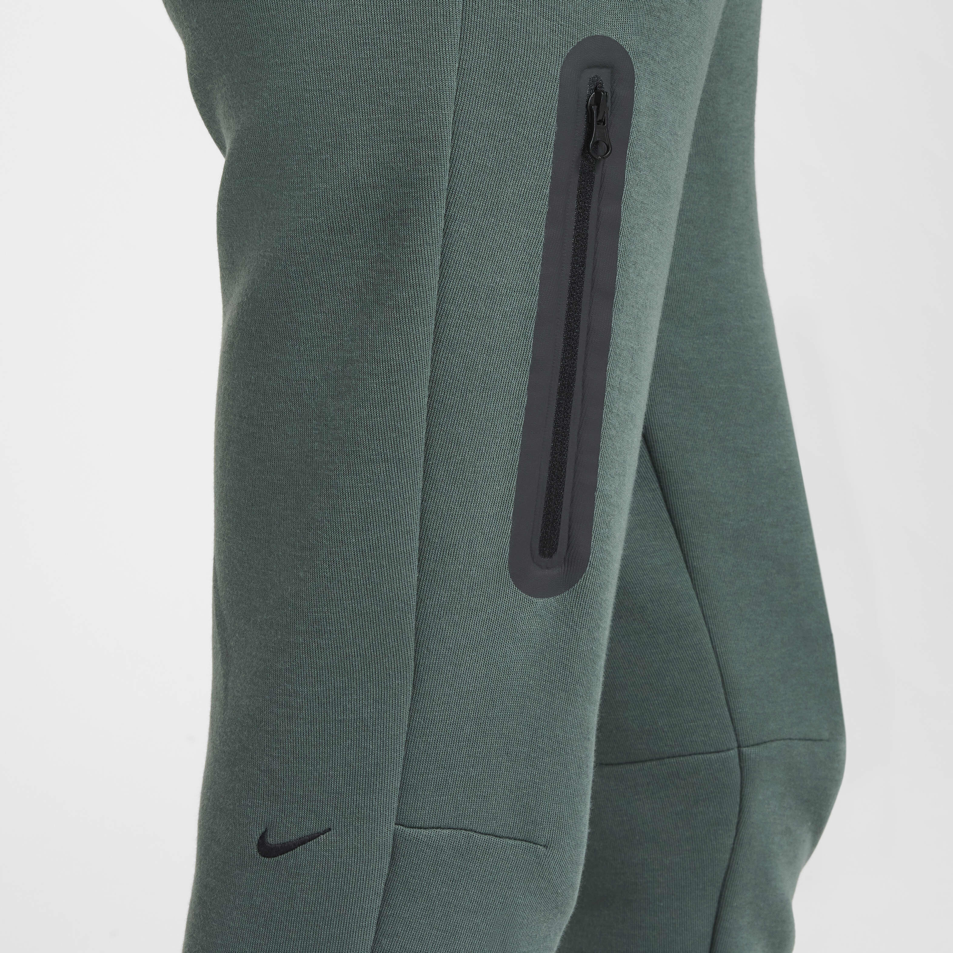 Nike Sportswear Tech Fleece image number 4