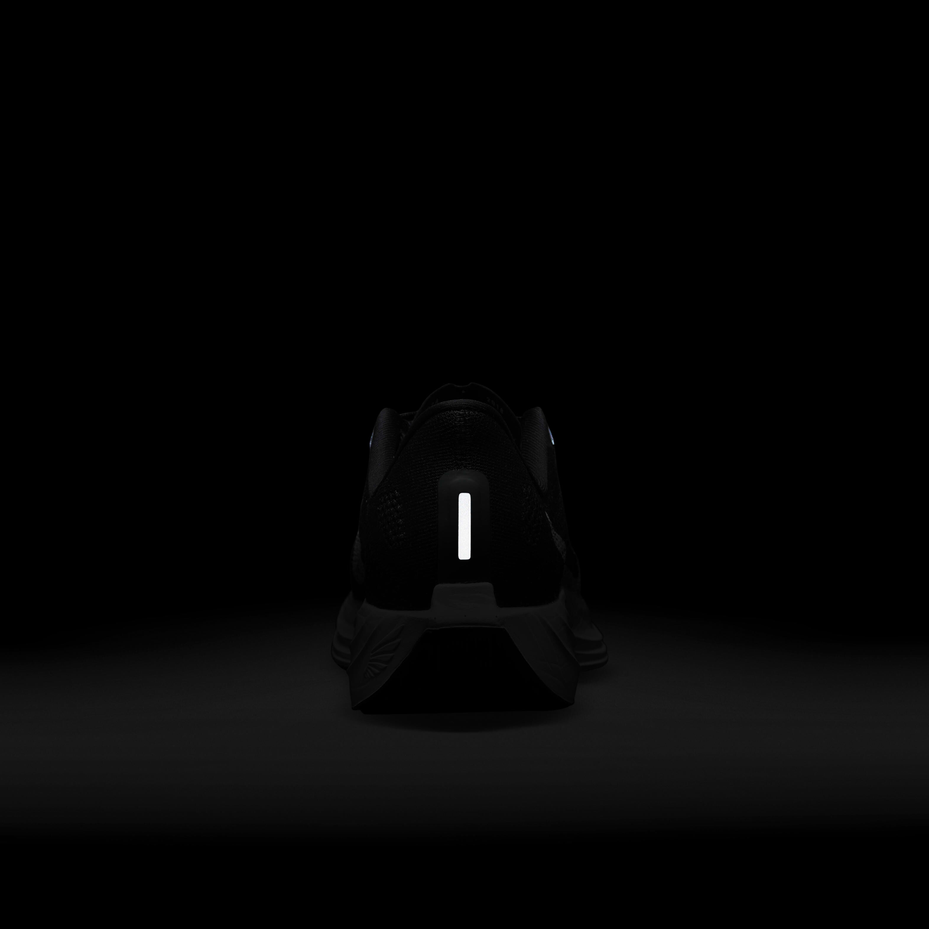 Nike Pegasus Plus image number 9