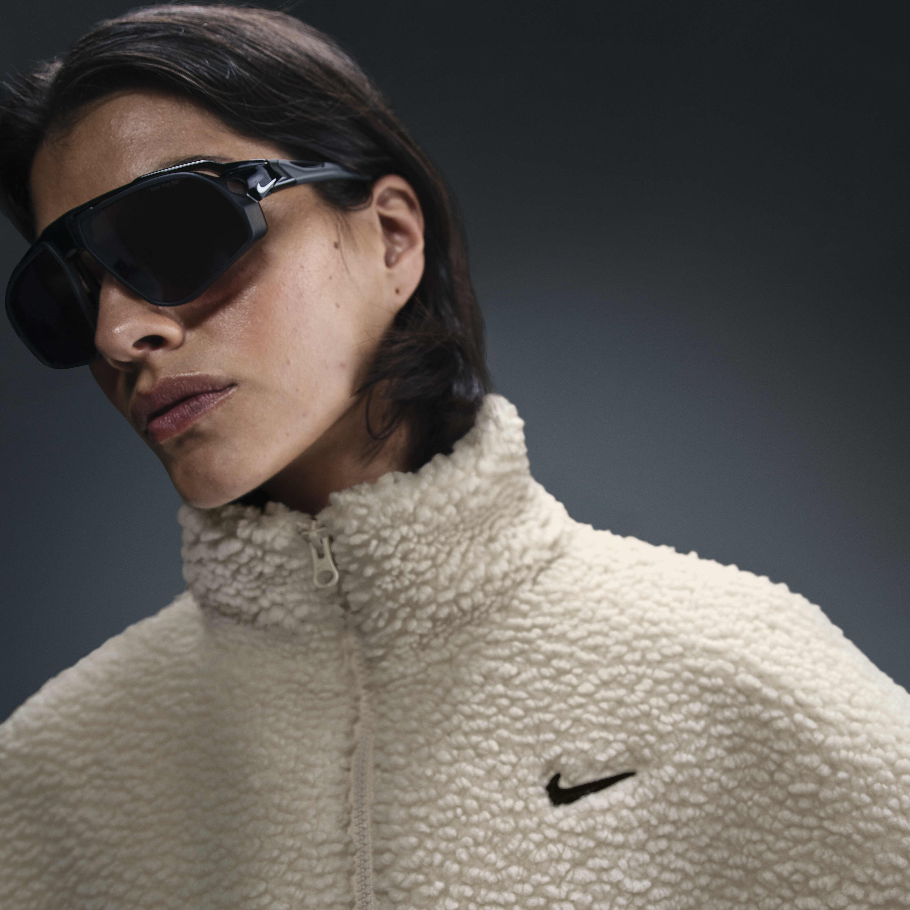 Nike Sportswear Essential image number 2