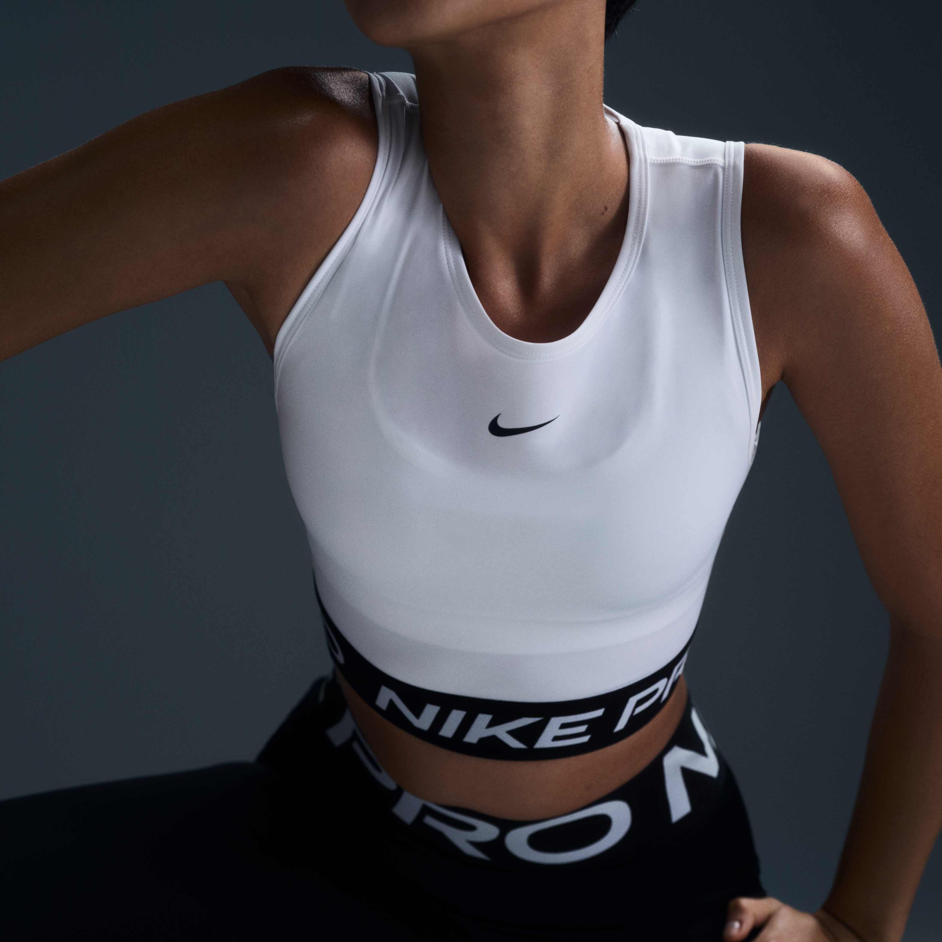 Nike Pro image number 1
