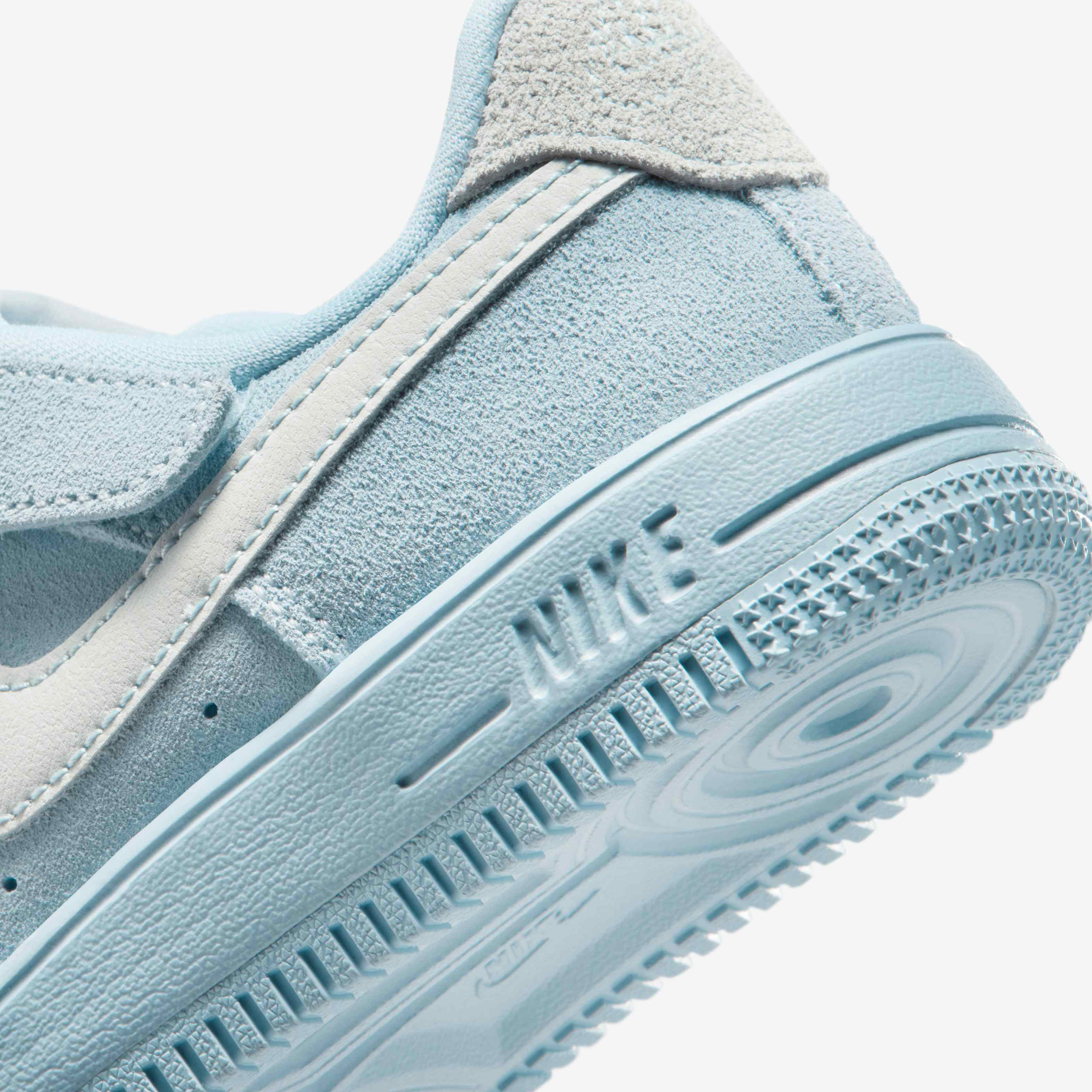 Nike Force 1 Low LV8 EasyOn image number 7