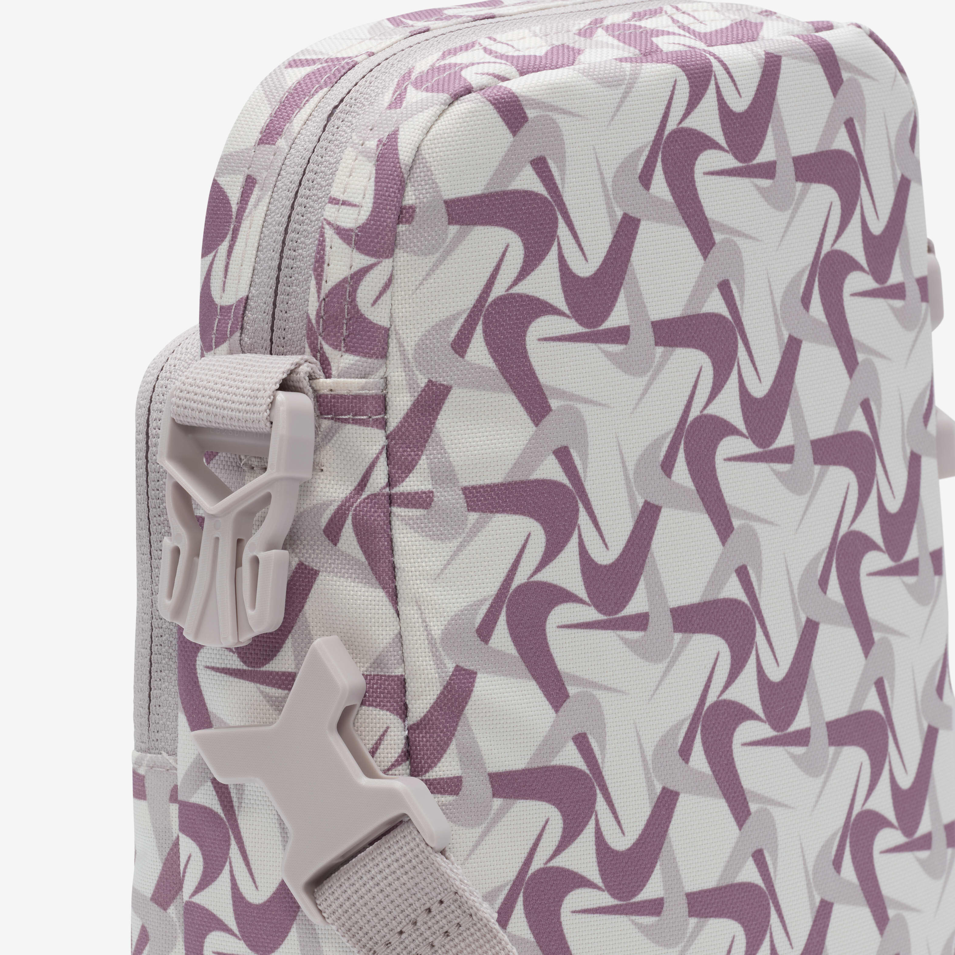 نايكي هيرتج image number 6