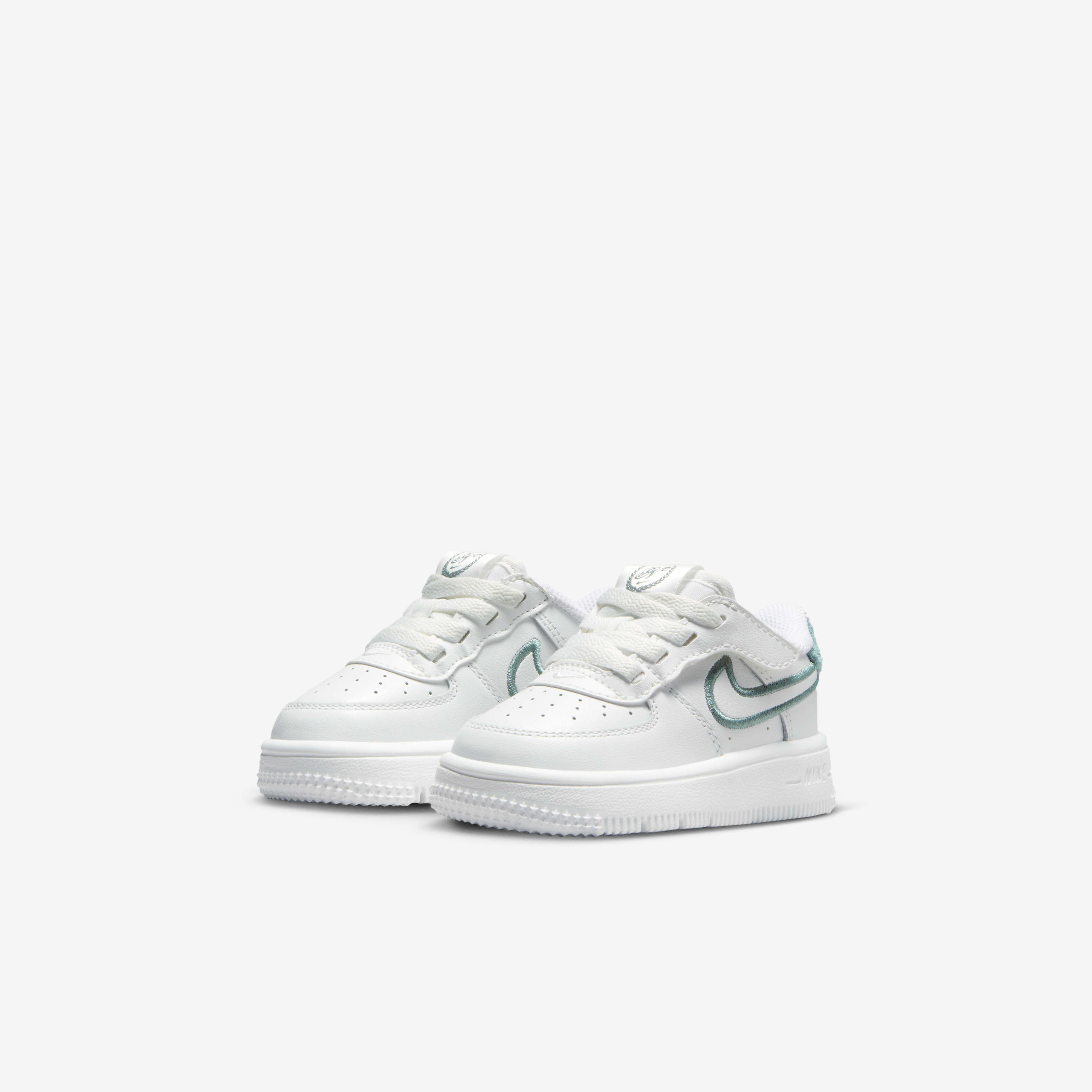 Nike Force 1 Low LV8 EasyOn image number 4