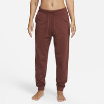 نايكي يوغا لوكس