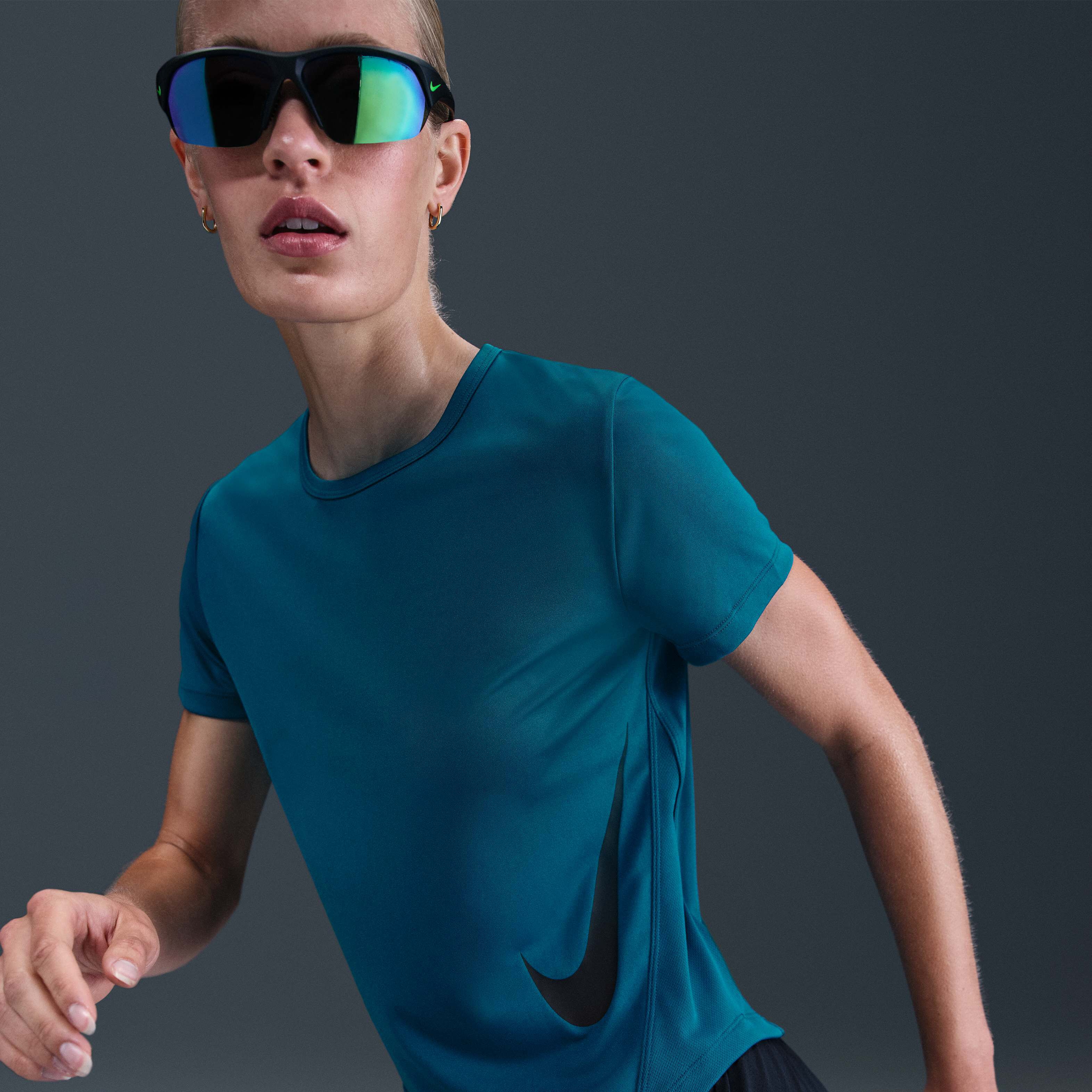 Nike Tempo Swoosh Run image number 2