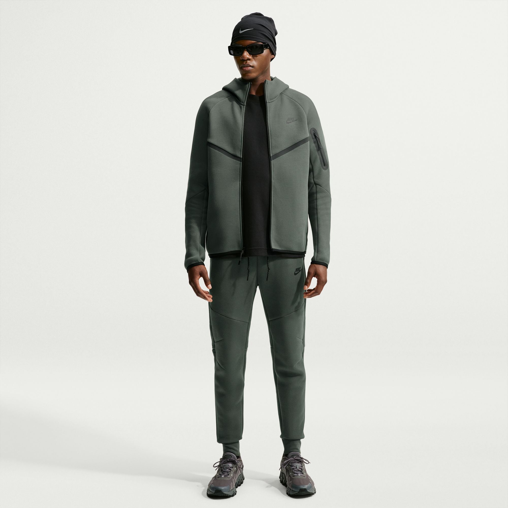 Nike Tech image number 0
