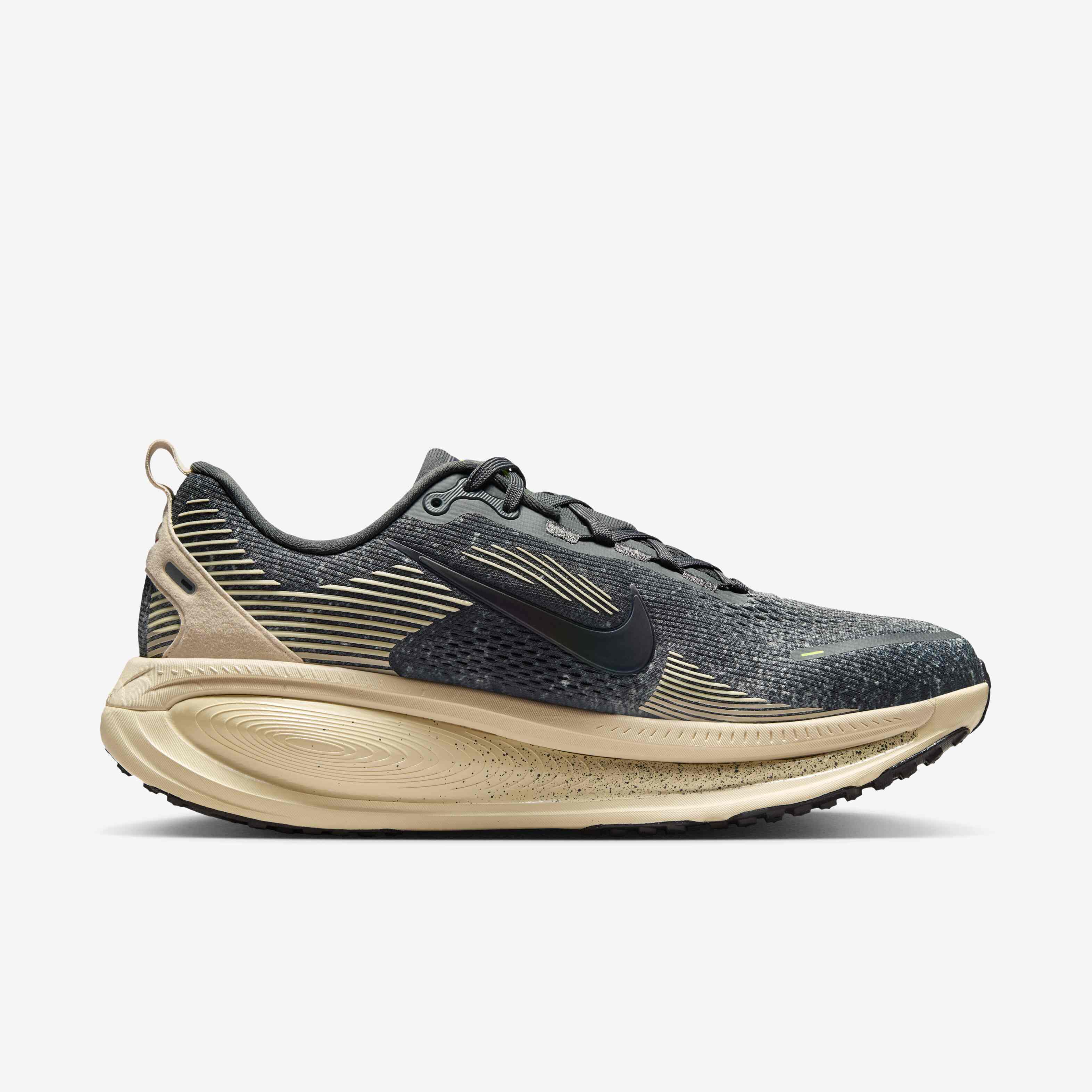 Nike Vomero 18 image number 2