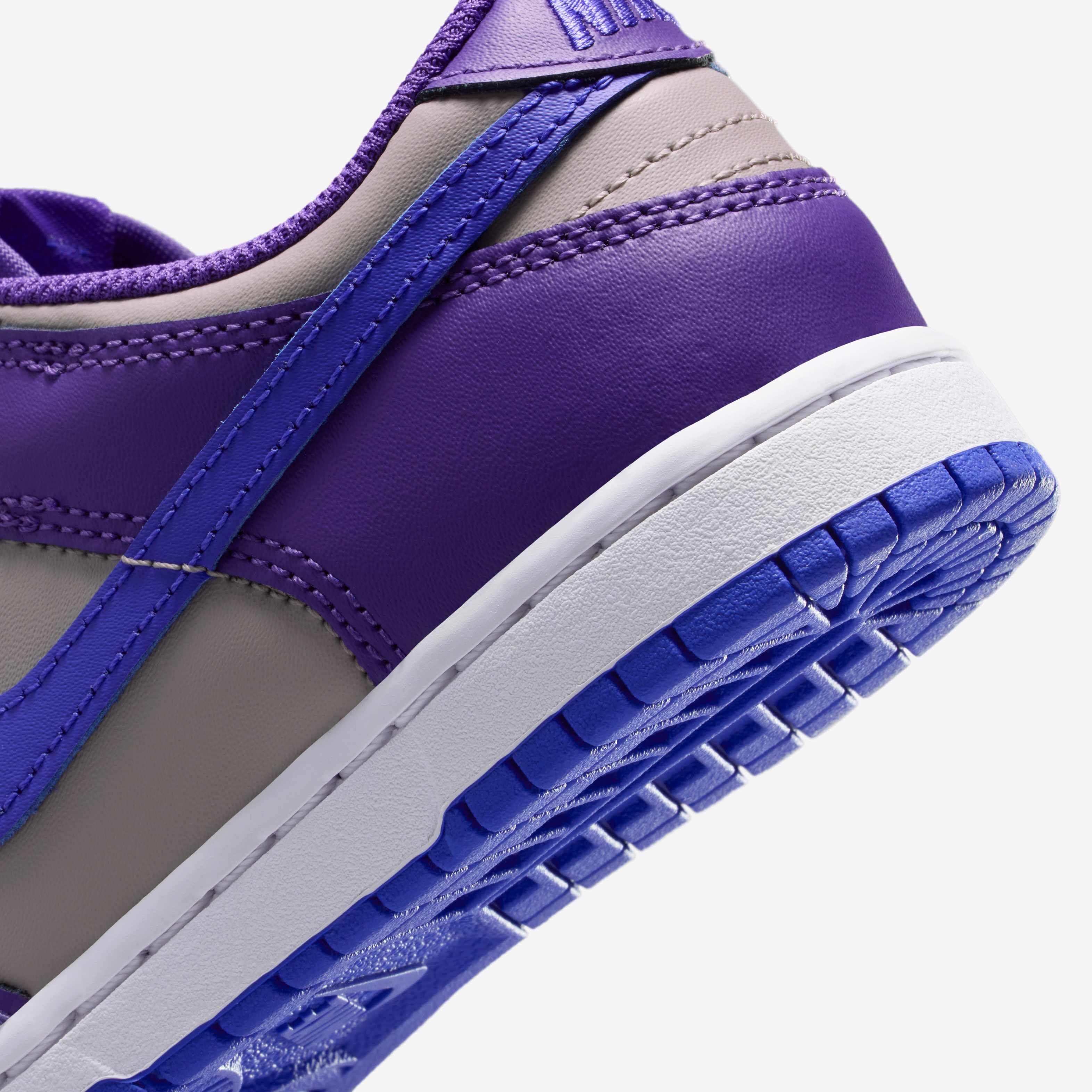 Nike Dunk Low image number 7