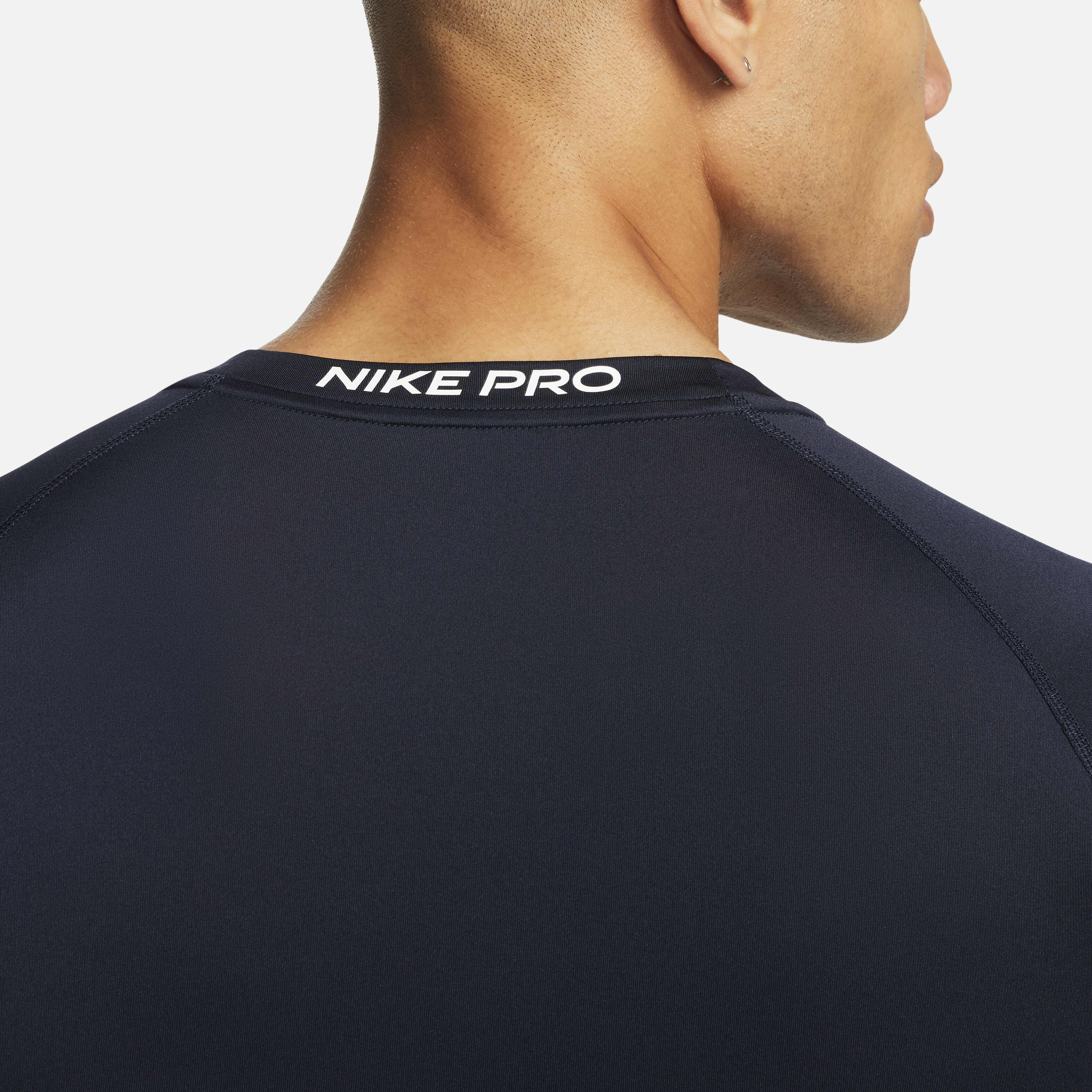 Nike Pro image number 3