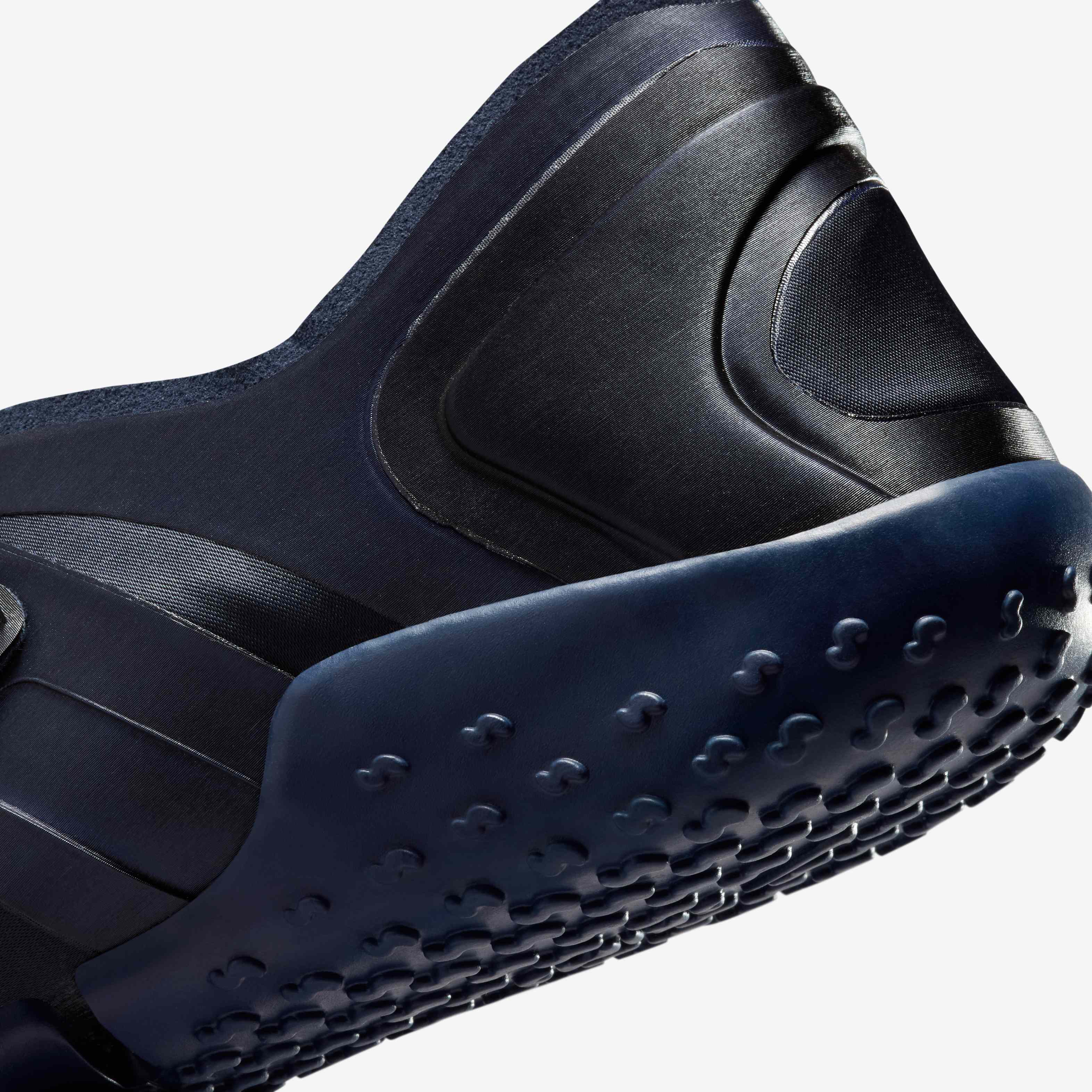 NikeSKIMS Rift Satin image number 7