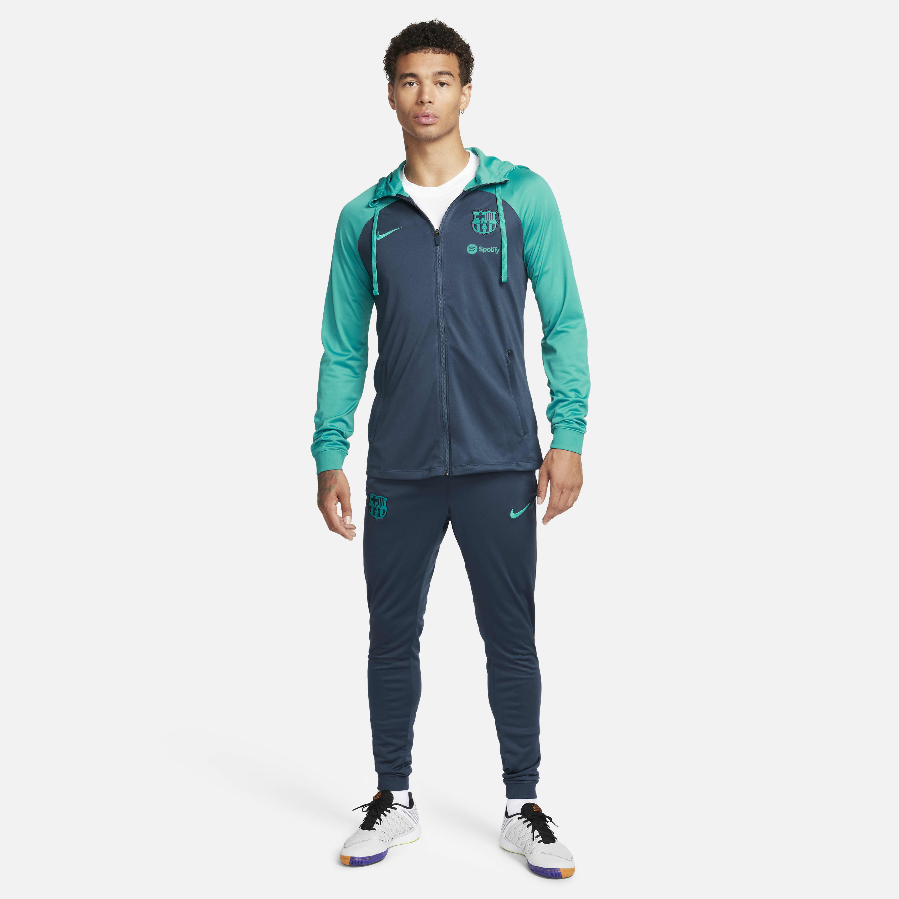 F.C. Barcelona Strike image number 8