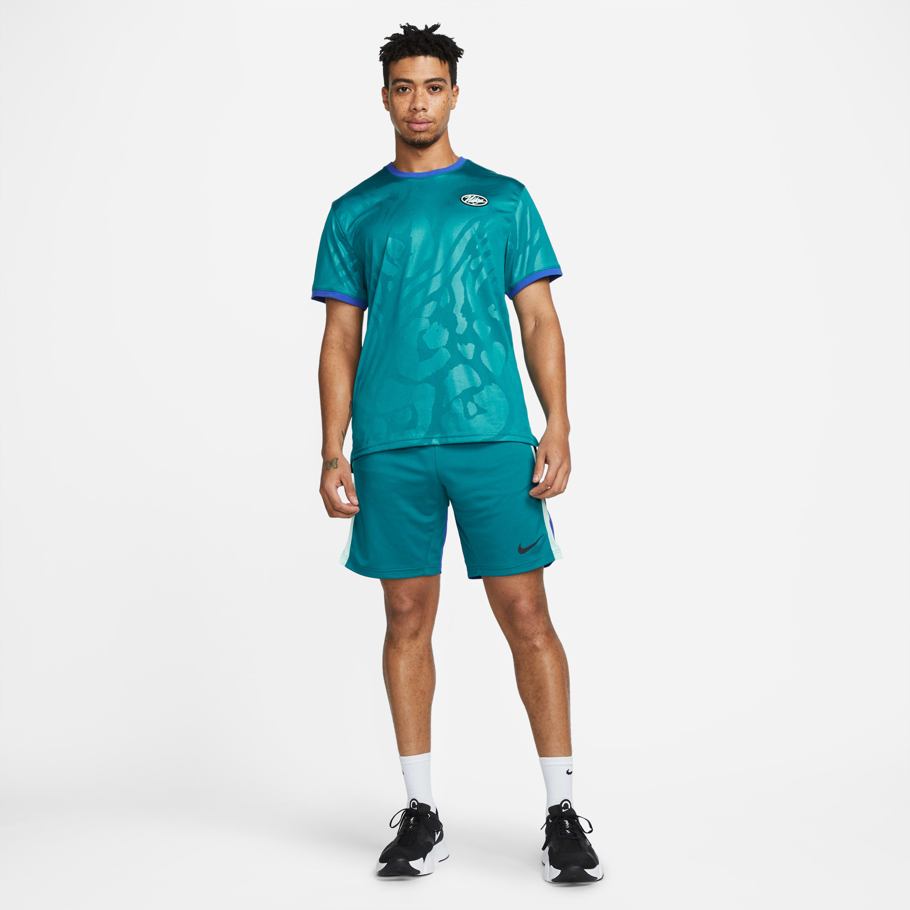 Nike Sport Clash image number 4