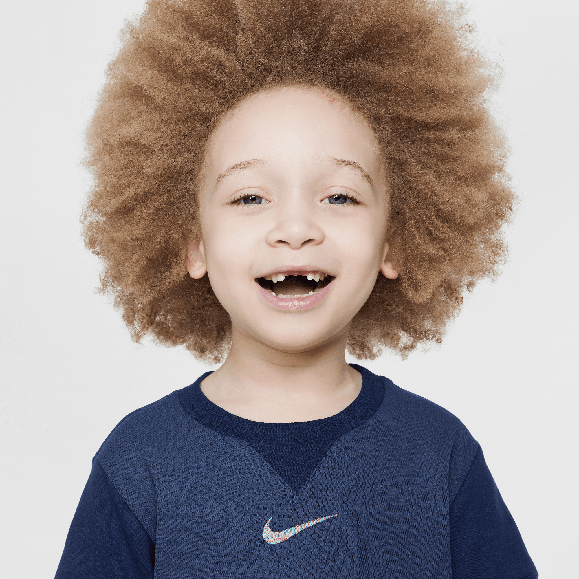 نايكي ريدي، ست! image number 2