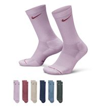Nike Everyday Elevated