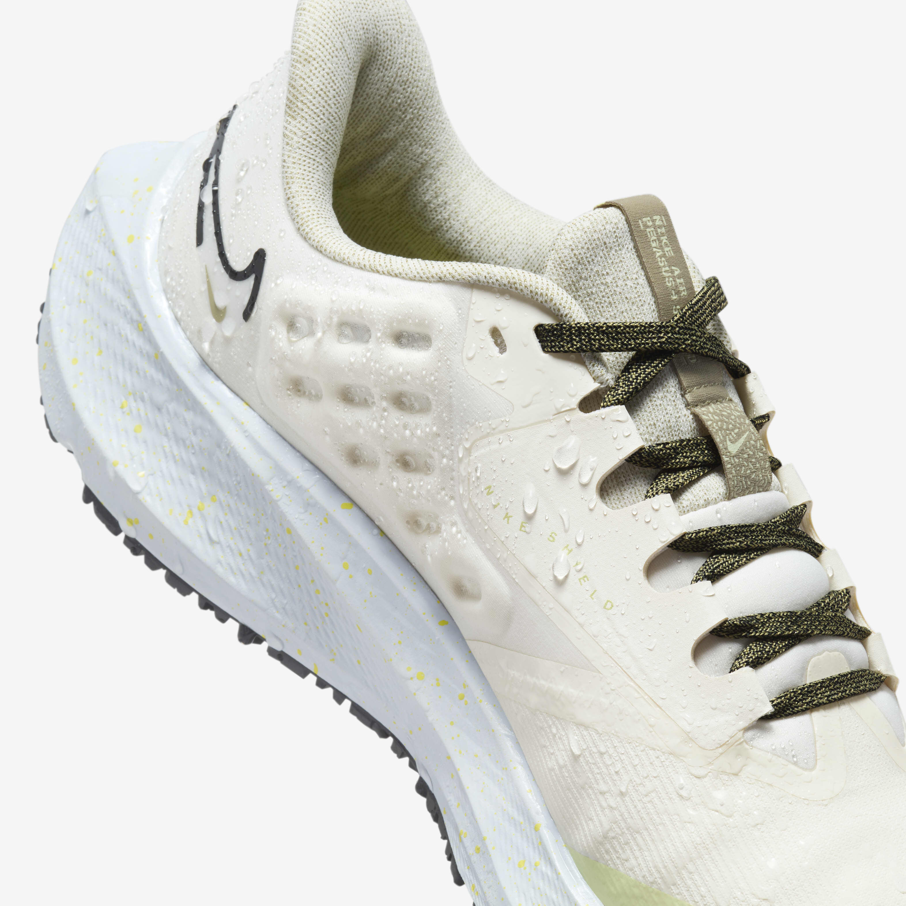 Buy Nike Pegasus 39 Shield Women s Weatherised Road Running Shoes Nike Kuwait Official