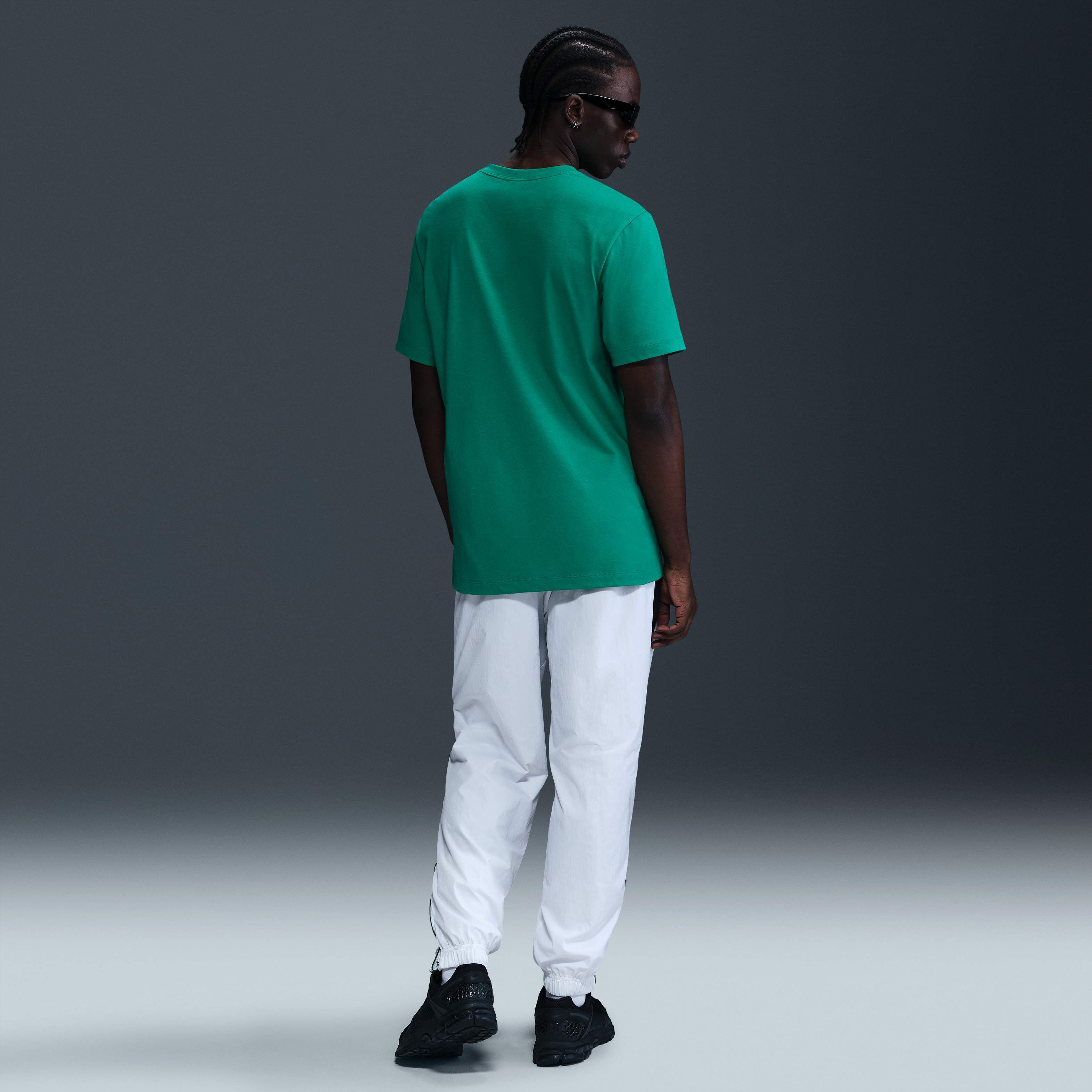 نايكي سبورتسوير سووش image number 4