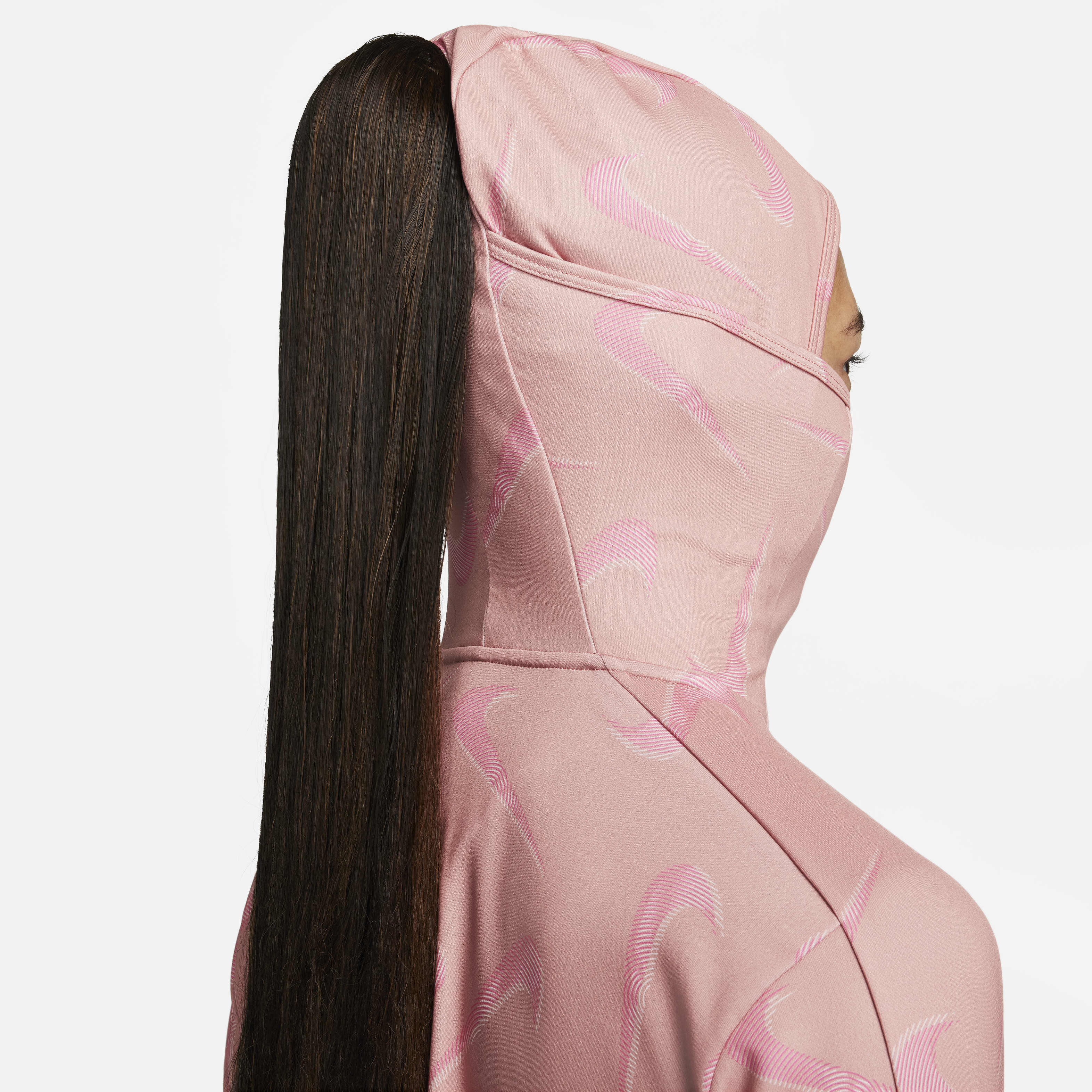 نايكي سووش image number 4