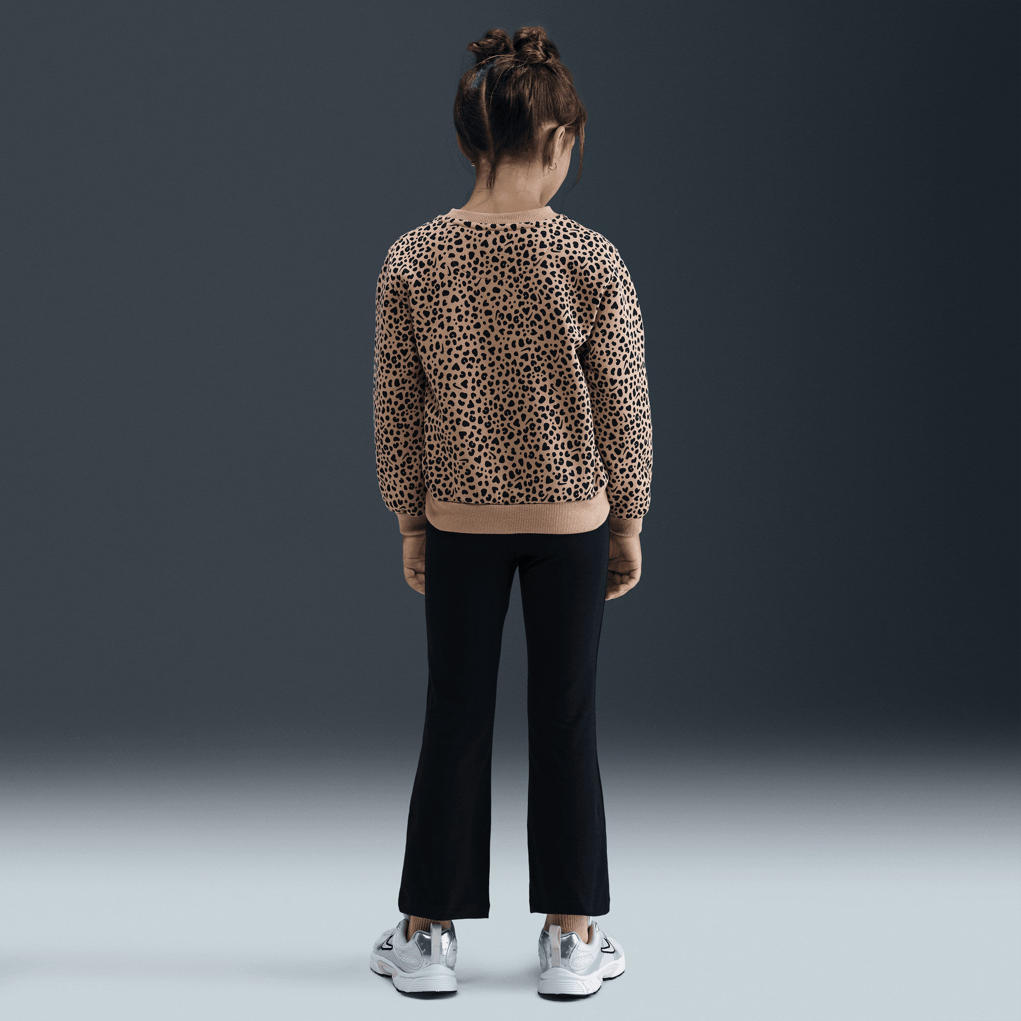 نايكي وايلد وورمث image number 1