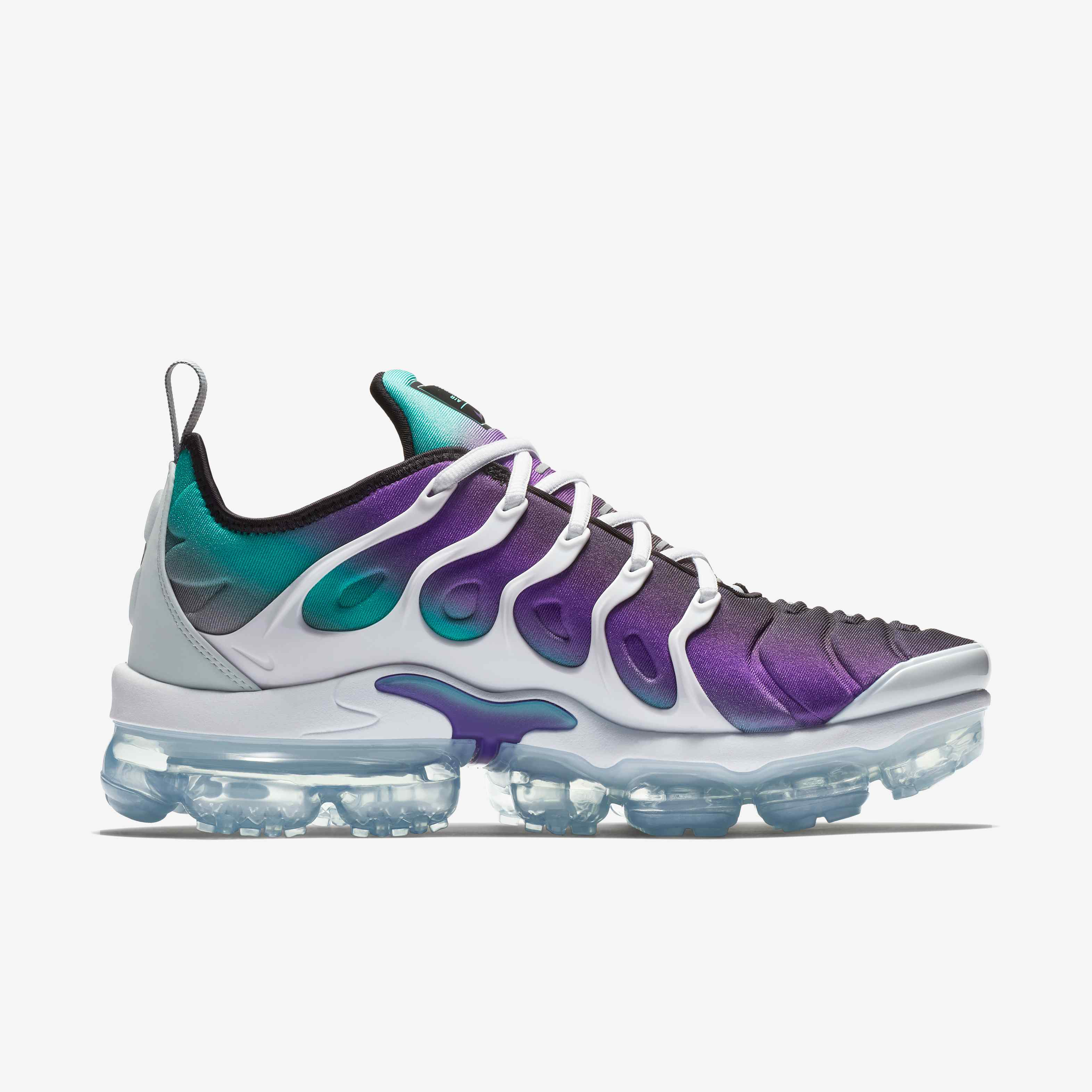 Nike Air VaporMax Plus image number 2