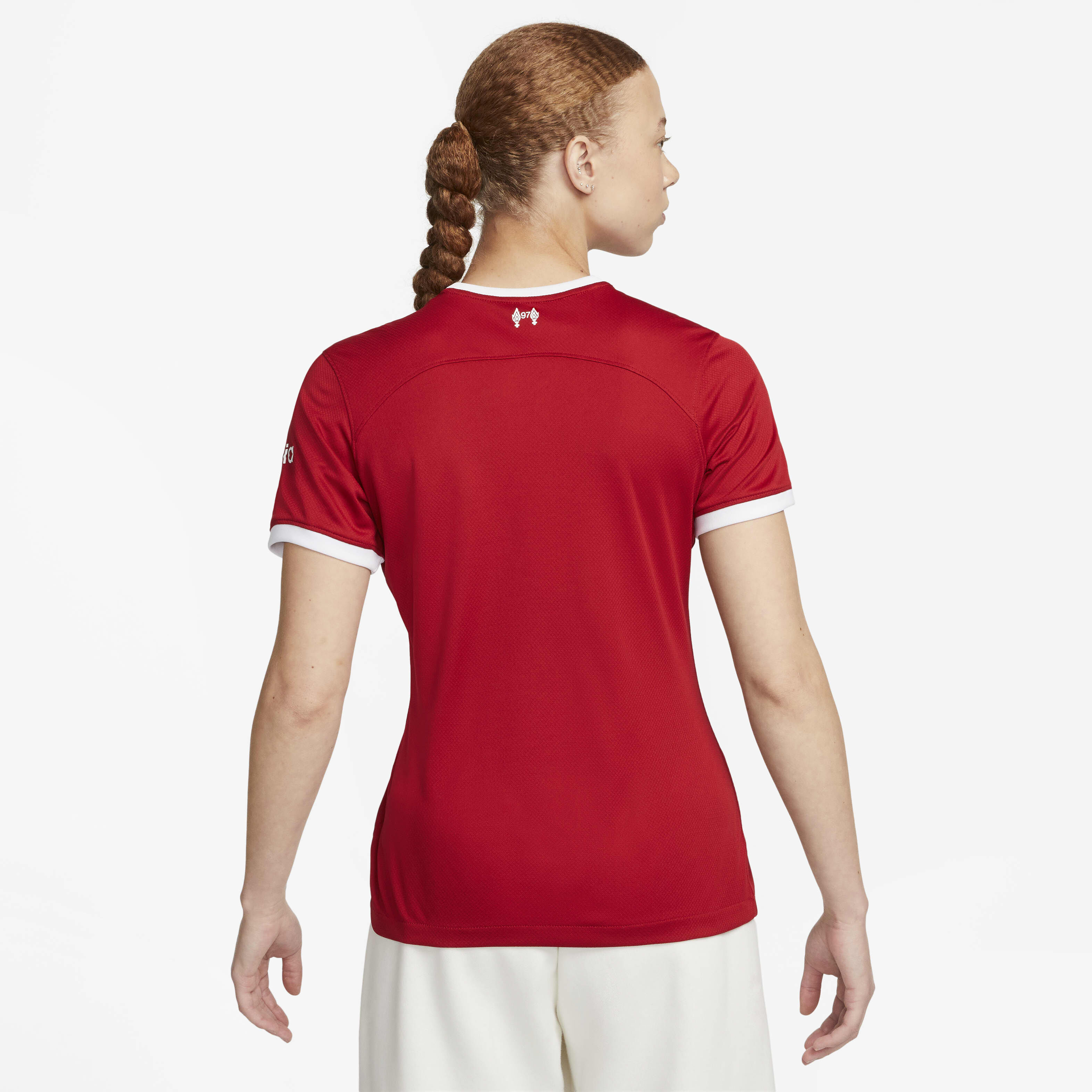 ليفربول F.C. 2023/24 ستاديوم الأساسي image number 1