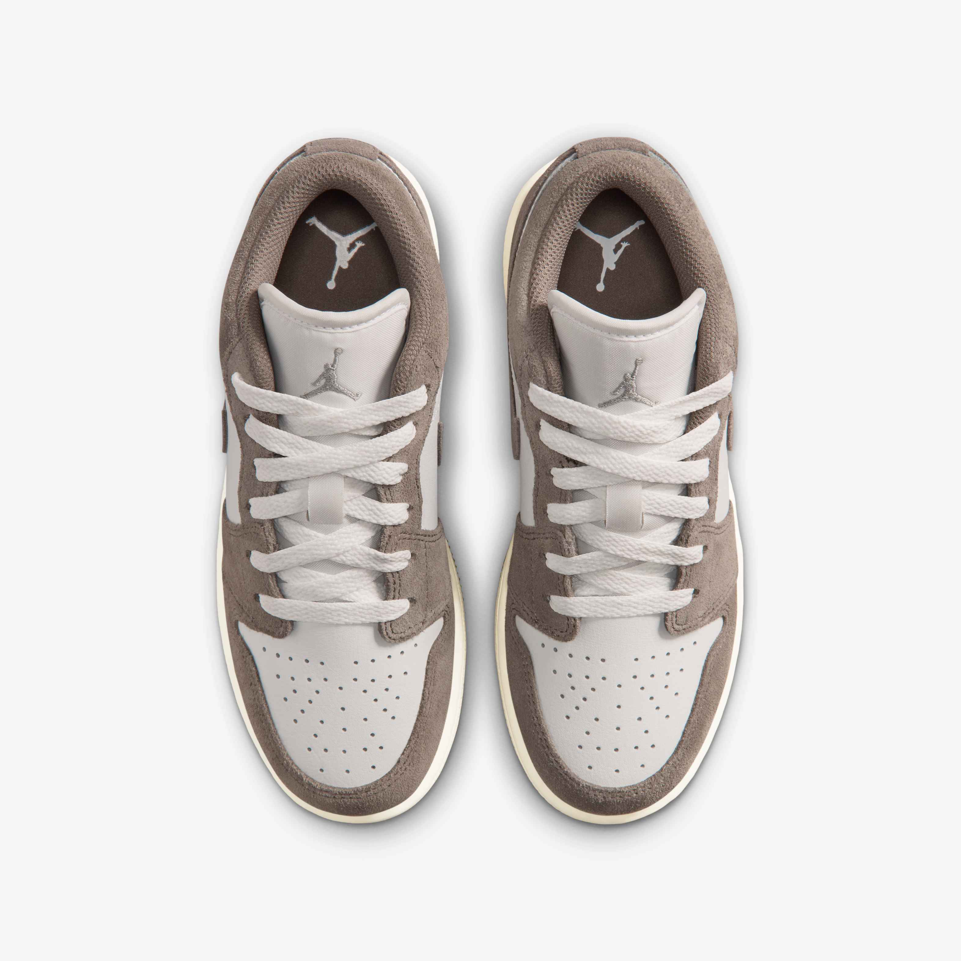 Kids' Air Jordan 1 Low Shoes (Grade School) image number 3