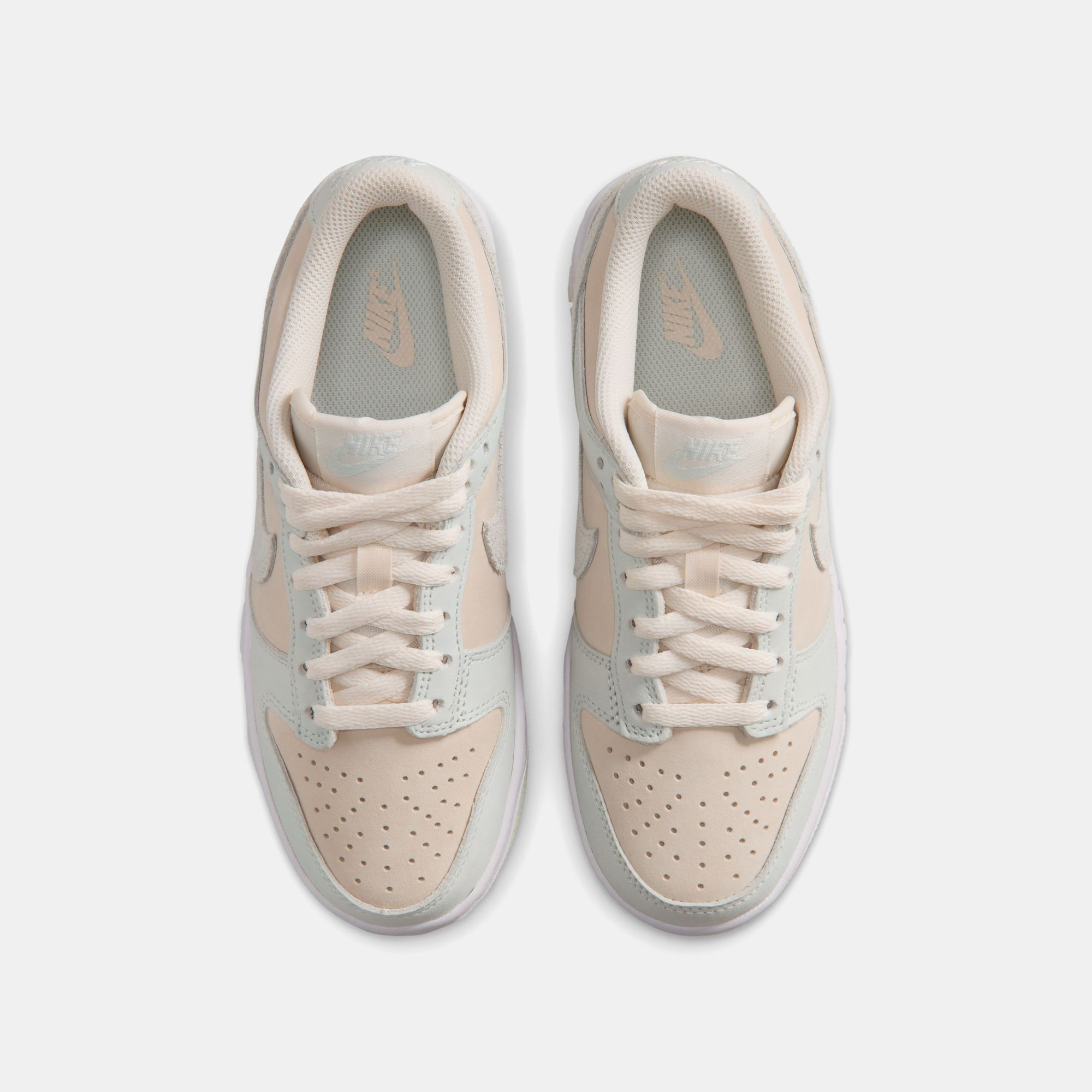 Nike Dunk Low Suede image number 3