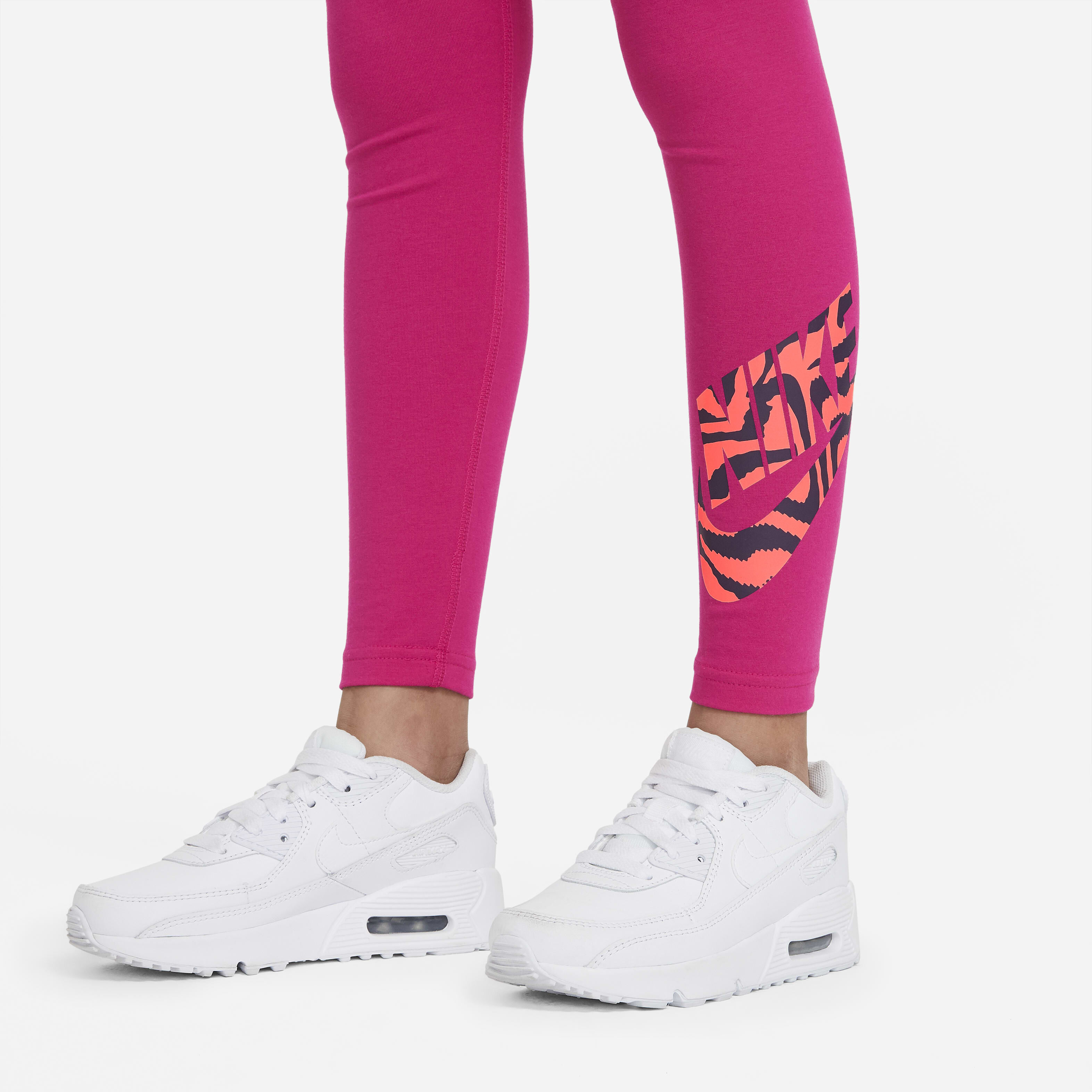 Nike Sportswear Favourites image number 2